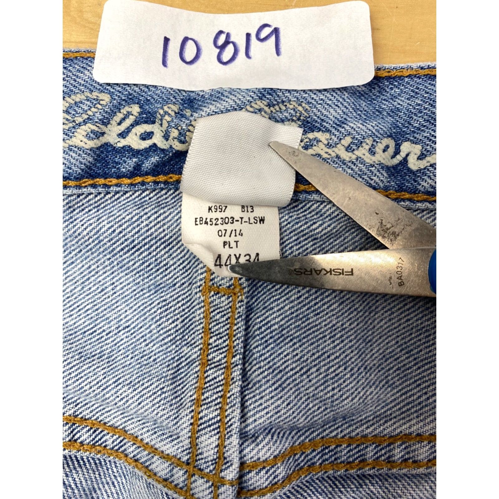 Eddie Bauer VINTAGE Eddie Bauer Denim Jeans Mens 44x34 Blue Light Wash Straight Regular 31in 10819 Size US 44 / EU 60 - 5 Thumbnail
