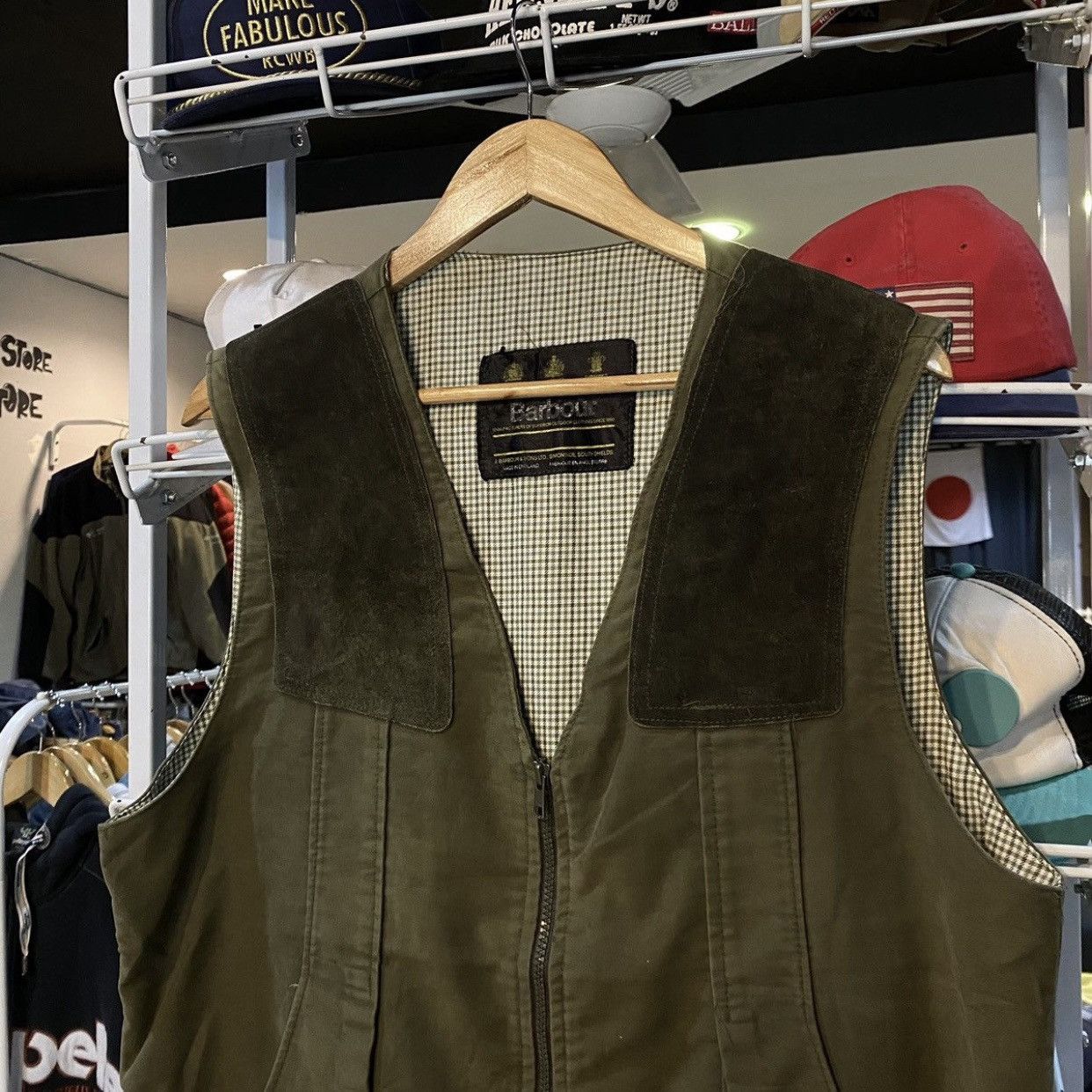 Barbour Vintage Barbour Olive Moleskin Hunting Shooting Vest Gilet Size US L / EU 52-54 / 3 - 3 Thumbnail