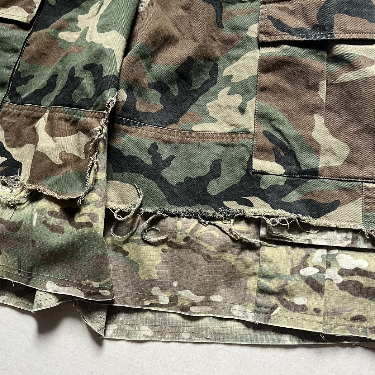 PROJECT G/R Project G/R LAYERED SKIRT CAMO CARGO SHORTS stk Size US 32 / EU 48 - 3 Thumbnail