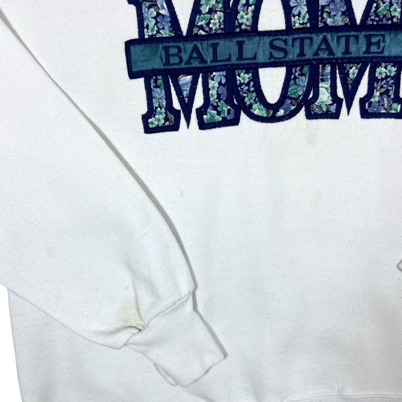 Jerzees VINTAGE 90s Jerzees BALL STATE MOM Embroidered College White Sweatshirt M Men Size White Embroidered 90s Ball State Mom Sweatshirt Size US M / EU 48-50 / 2 - 6 Thumbnail