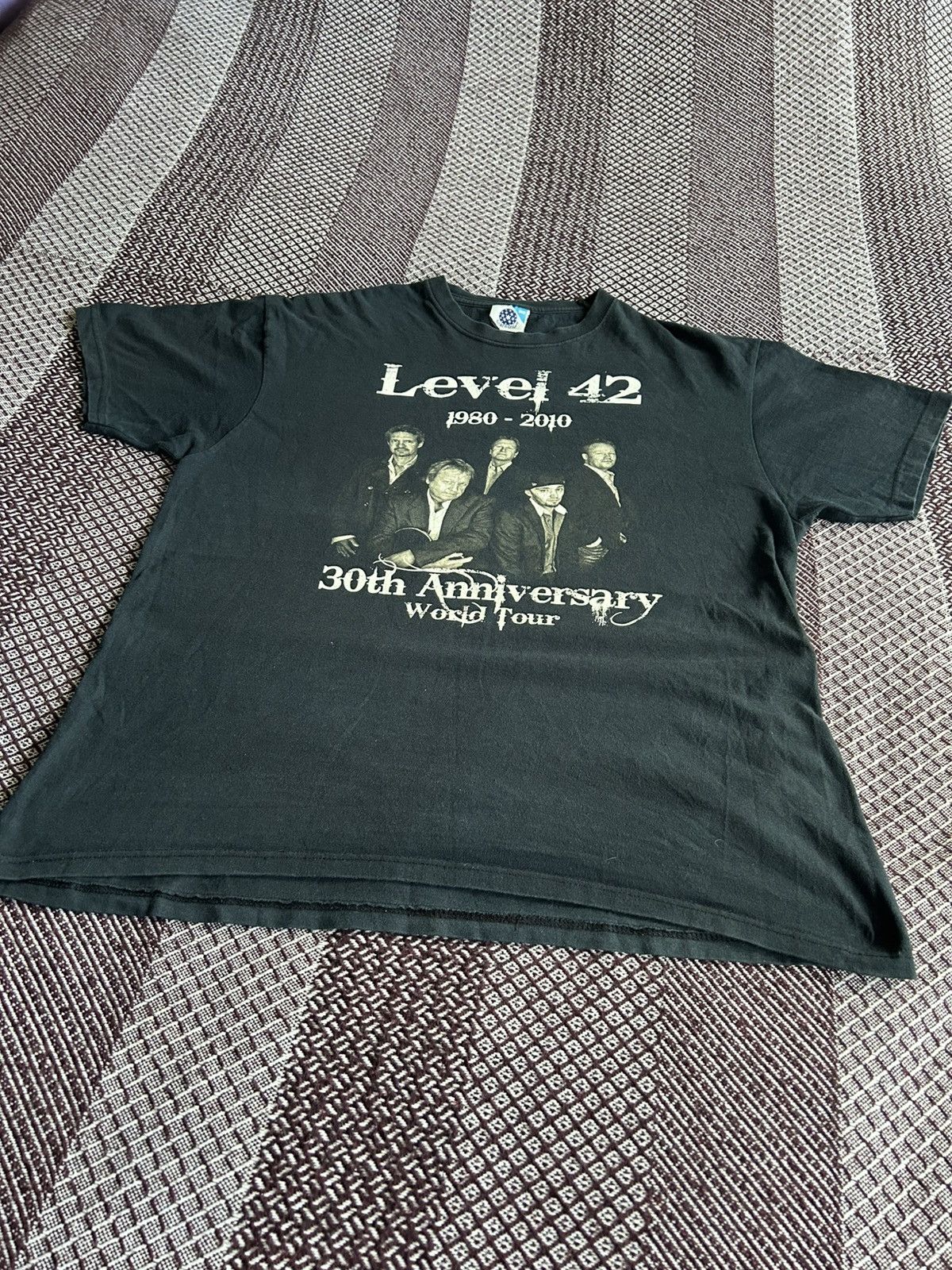 Vintage Vintage Level 42 T-shirt Merch Band Tees World Tour Unisex Size US L / EU 52-54 / 3 - 4 Thumbnail