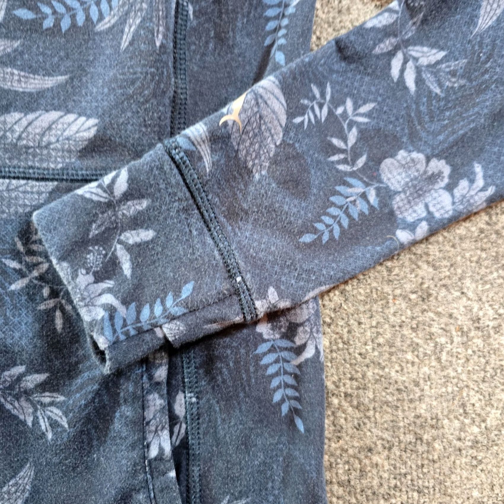 Tommy Bahama Tommy Bahama Hoodie Sweatshirt Womens Small Blue Floral Aloha Full Zip Hooded Zip Embroidered Logo Knit Cotton Blend Jacket Size S / US 4 / IT 40 - 4 Thumbnail