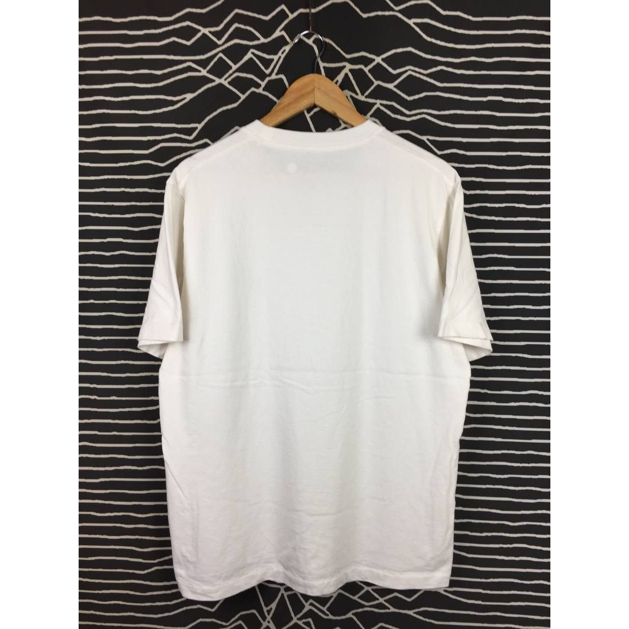 JW Anderson × Uniqlo JW Anderson X Uniqlo Flower Embroidered Logo Tee Size US L / EU 52-54 / 3 - 7 Thumbnail