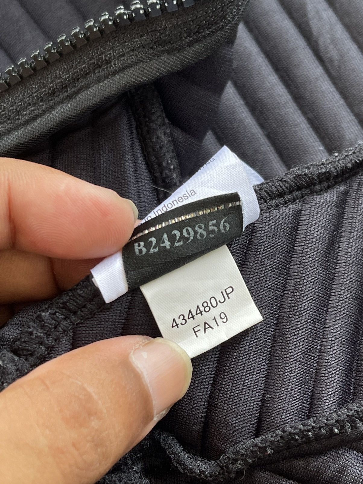 Oakley F/W 2019 OAKLEY MEN'S RIBBED/QUILTED SEAMLESS HOODED JACKET Size US S / EU 44-46 / 1 - 15 Thumbnail