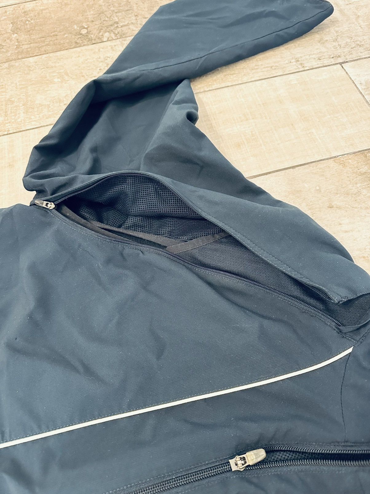 Nike Vintage Nike Dri-FIT Lightweight Jacket – Size L Size US L / EU 52-54 / 3 - 5 Thumbnail