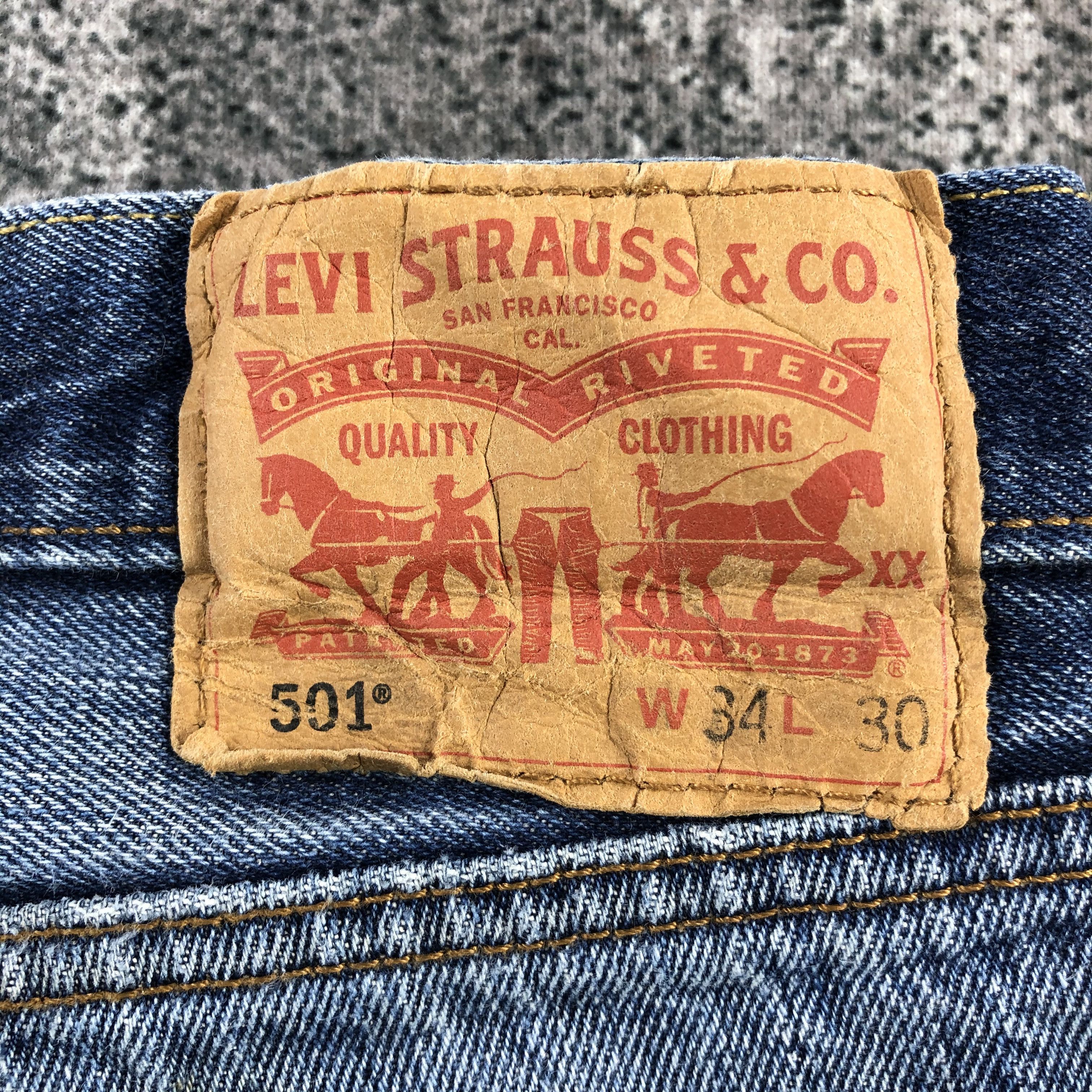 Levi's Vintage Levis 501 Jeans Blue Wash Denim KJ937 Size US 34 / EU 50 - 5 Thumbnail