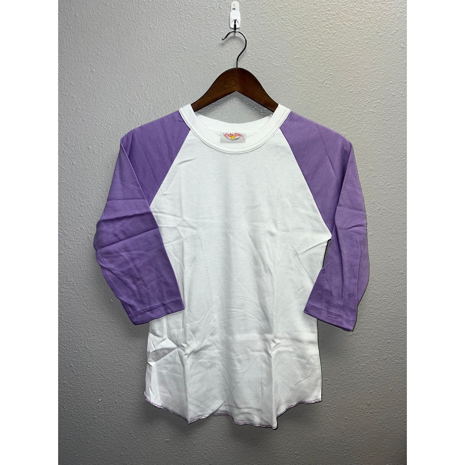 Vintage 80s Women's Lucky Star White Purple Raglan Shirt Grape M Size M / US 6-8 / IT 42-44 - 1 Thumbnail