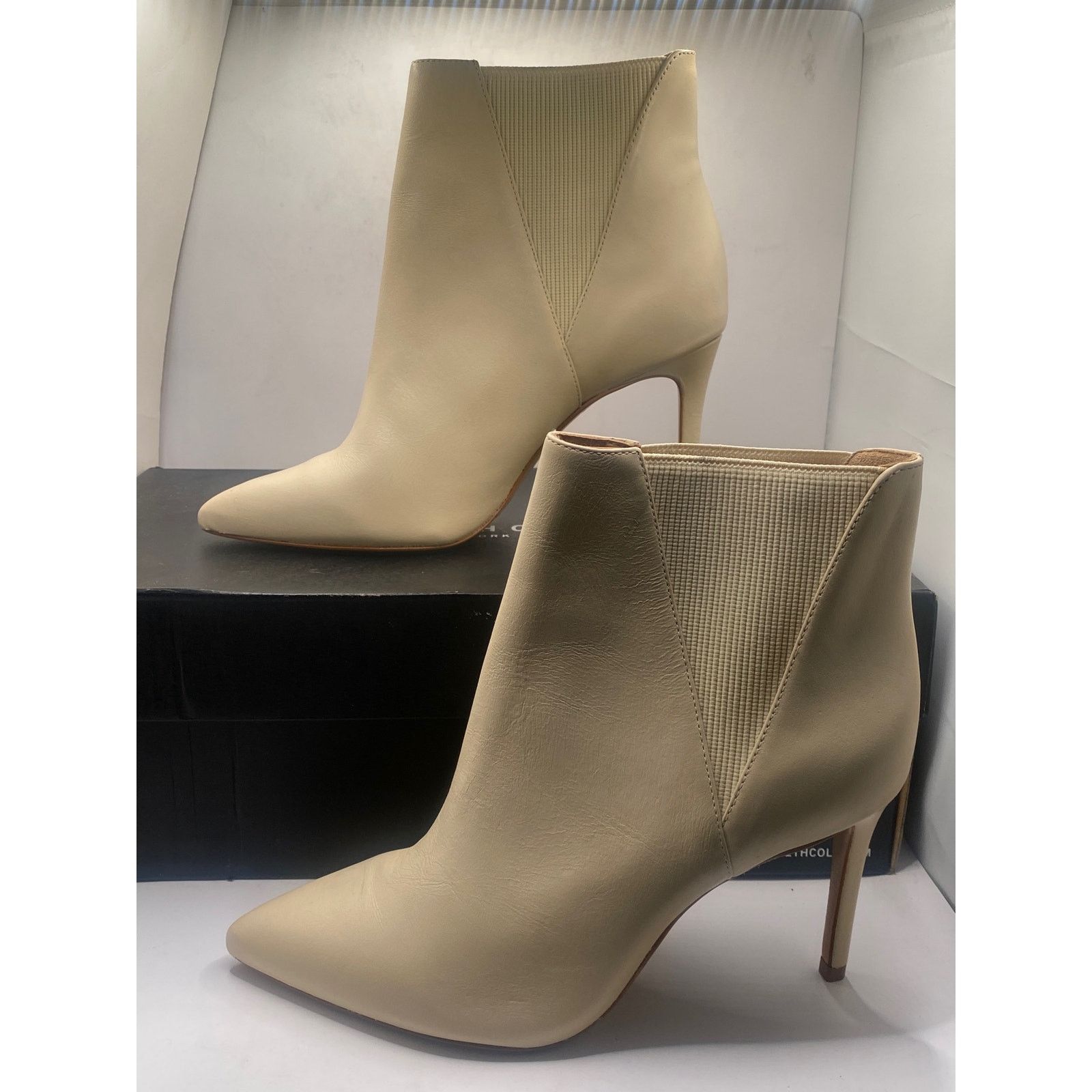 SCHUTZ Schutz Leather Chelsea Boots Women's Size: 7B Size US 7 / IT 37 - 3 Thumbnail