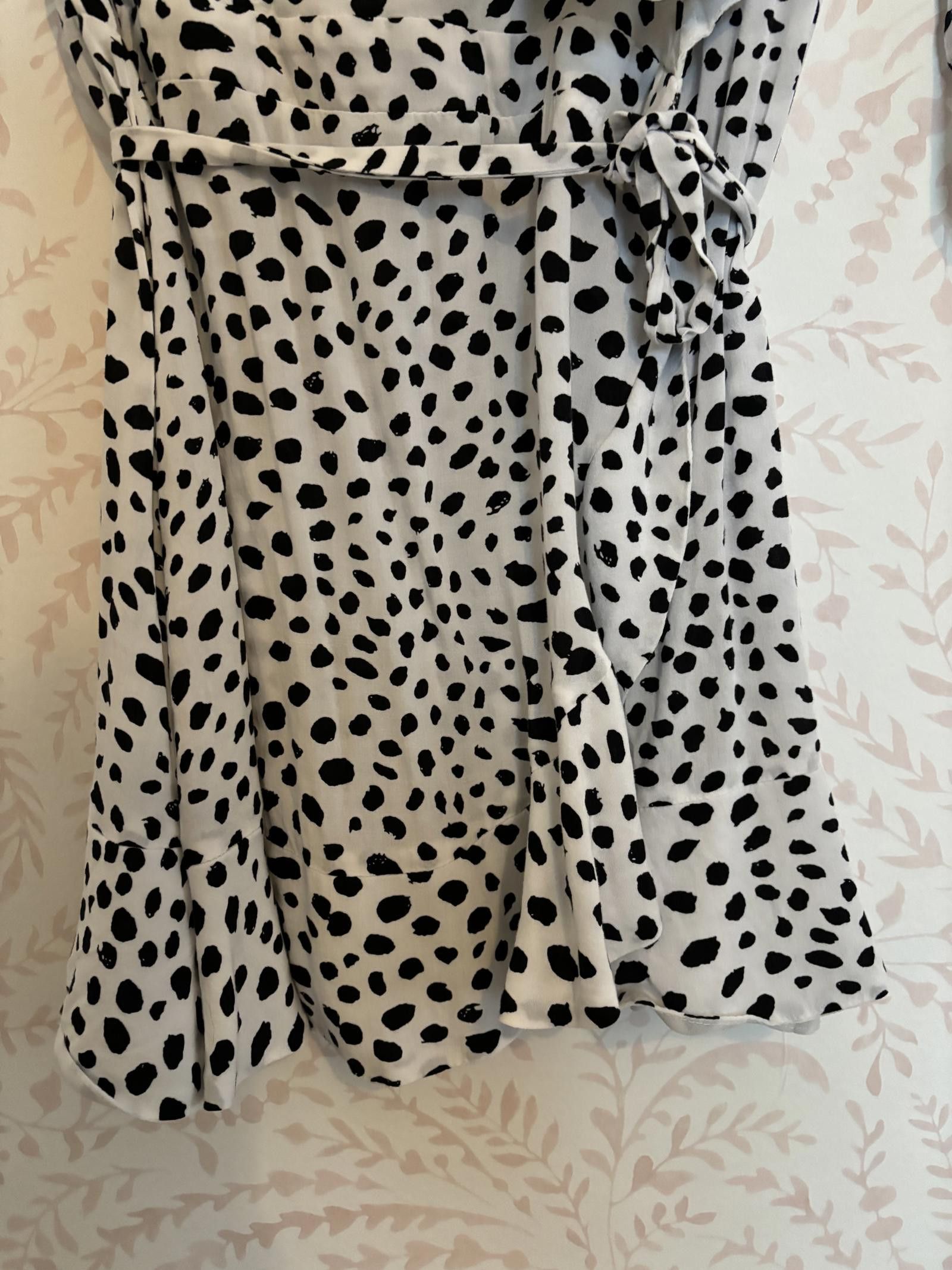 Designer NWOT Haute Rogue Dalmation Polka Dot Wrap Dress Size M / US 6-8 / IT 42-44 - 4 Thumbnail