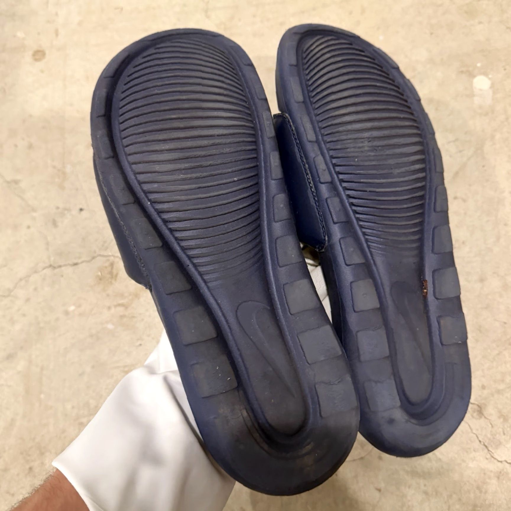 Nike Nike Victori One Slides Mens Size 8 Midnight Navy Blue White Sandals CN9675-401 Size ONE SIZE - 5 Thumbnail