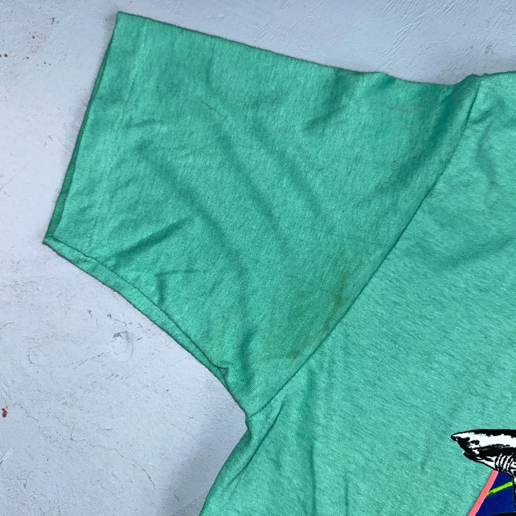 Vintage SHARKS Great White 80s VTG T Shirt Single Stitch Which Way Beach Funny Art Graph Shirt Men L Green Vintage 80s Size US L / EU 52-54 / 3 - 7 Thumbnail