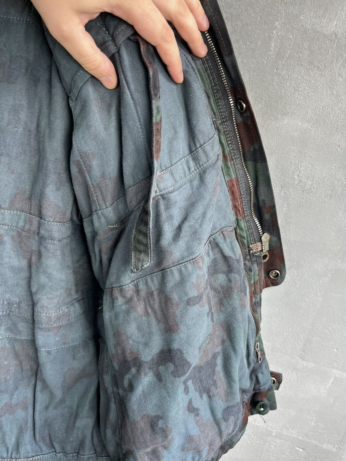Vintage Vintage Very rare multi-pocket swiss army jacket Size US L / EU 52-54 / 3 - 13 Thumbnail