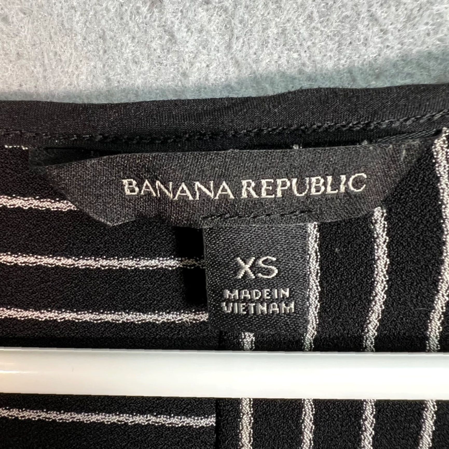 Banana Republic Banana Republic Womens XS Black & White Striped Cap Sleeve Top Polyester Blend Size XS / US 0-2 / IT 36-38 - 3 Thumbnail