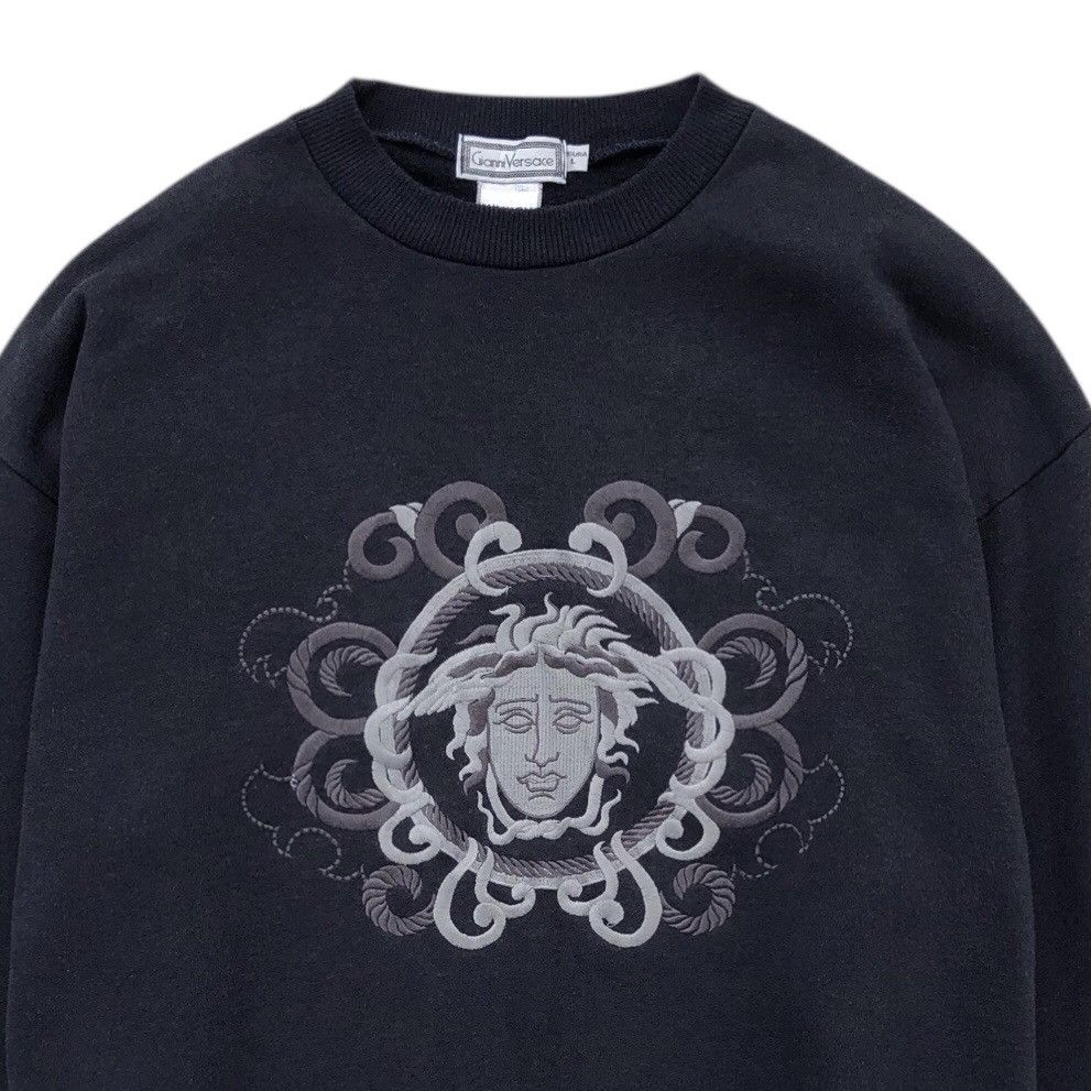Versace Vintage Gianni Versace Italy Embroidery Big Logo Sweatshirts Size US L / EU 52-54 / 3 - 3 Thumbnail