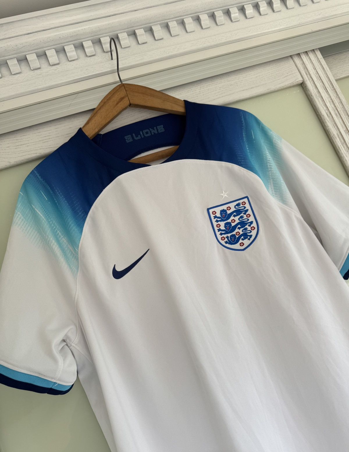 Nike England 2022-2023 Home Soccer Jersey Football Kit Shirt Size US XL / EU 56 / 4 - 4 Thumbnail