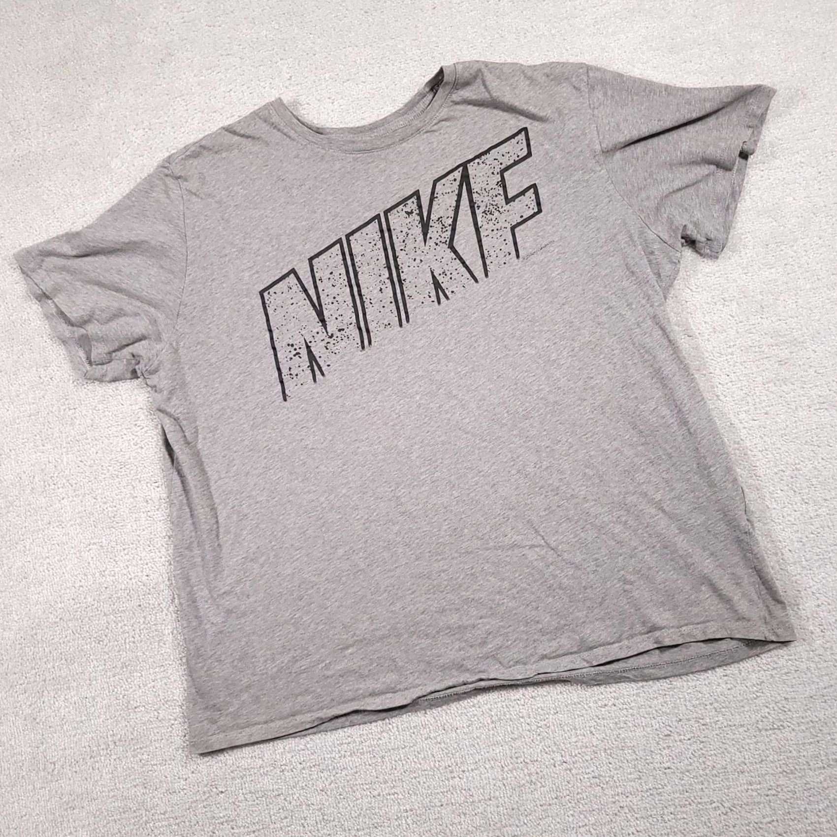 Nike Nike Shirt Mens XXL Athletic Cut Gray Graphic Short Sleeve Spell Out Grunge Size US XXL / EU 58 / 5 - 2 Thumbnail