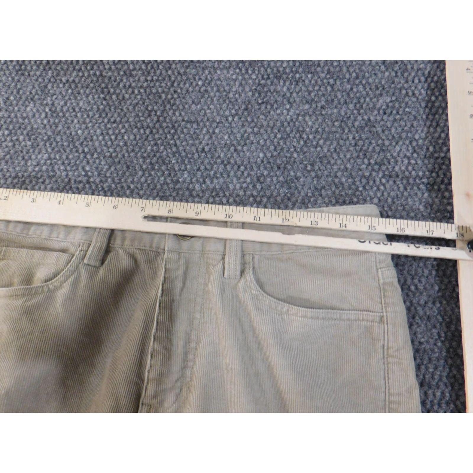 Vineyard Vines Vineyard Vines Pants Mens 30x30 Corduroy Beige Straight Preppy Chino Cotton Logo Vintage? No (But can't add new info) Size US 30 / EU 46 - 4 Thumbnail