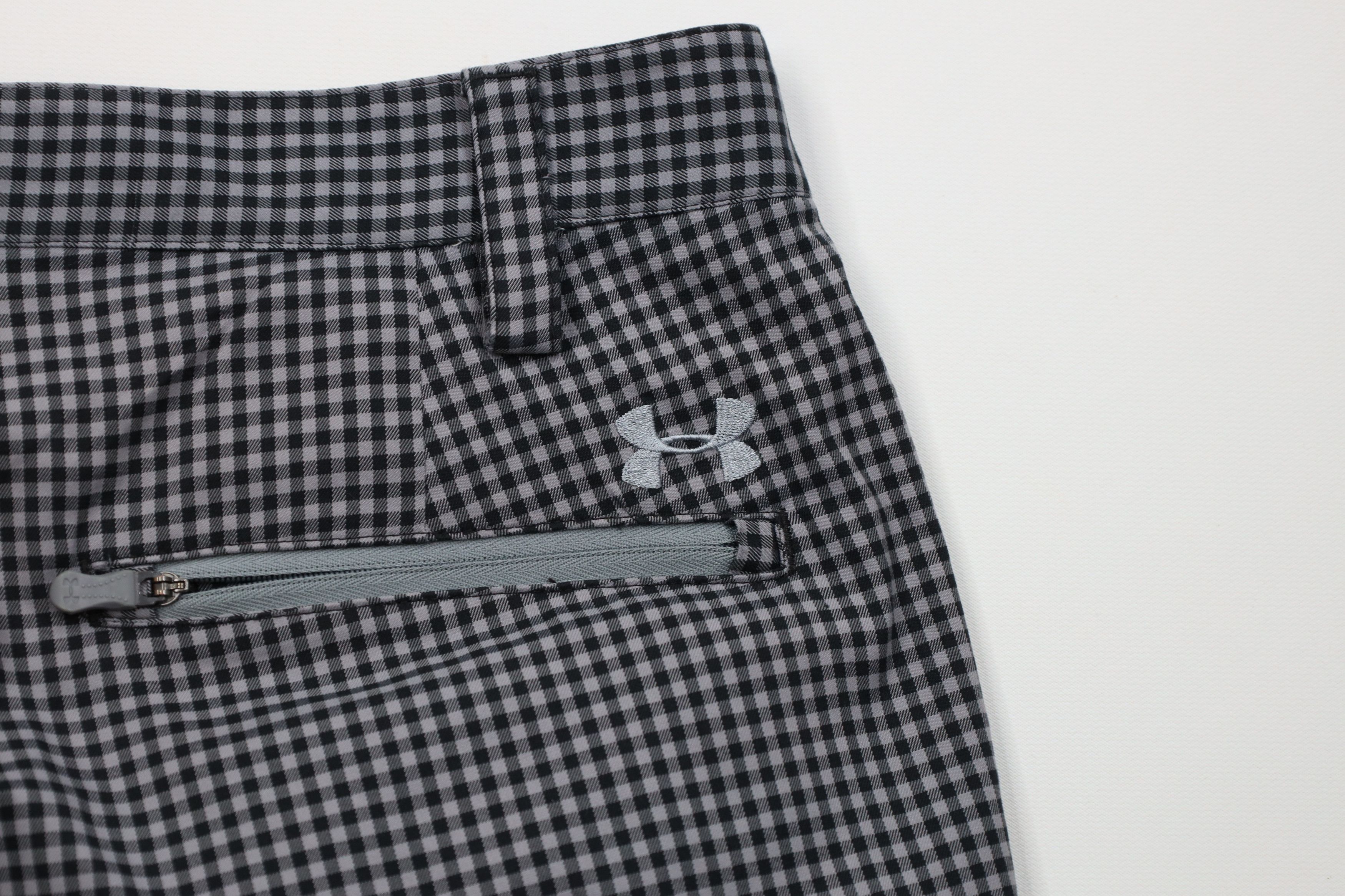 Under Armour Under Armour Golfing Golf Chino Shorts Gray Gingham Plaid Size US 34 / EU 50 - 11 Thumbnail