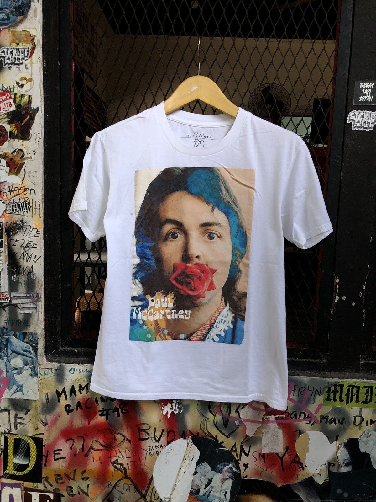 Band Tees PAUL MCCARTNEY RED ROSE SPEEDWAY SHIRT Size US S / EU 44-46 / 1 - 1 Thumbnail