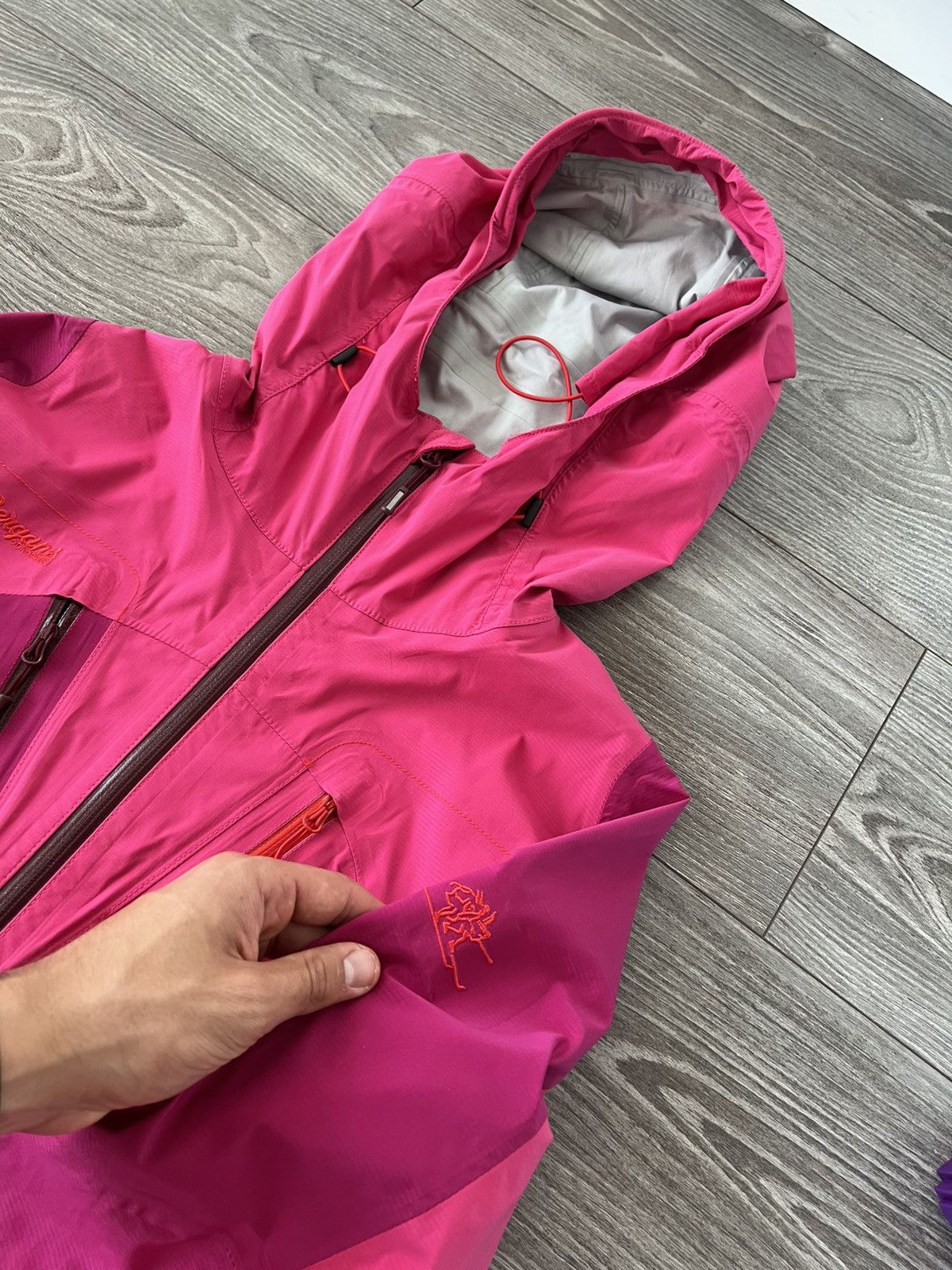Bergans of Norway ‼️Bergans Of Norway Thin Hooded Cecilie Pro Gorpcore Jacket‼️ Size L / US 10 / IT 46 - 12 Thumbnail