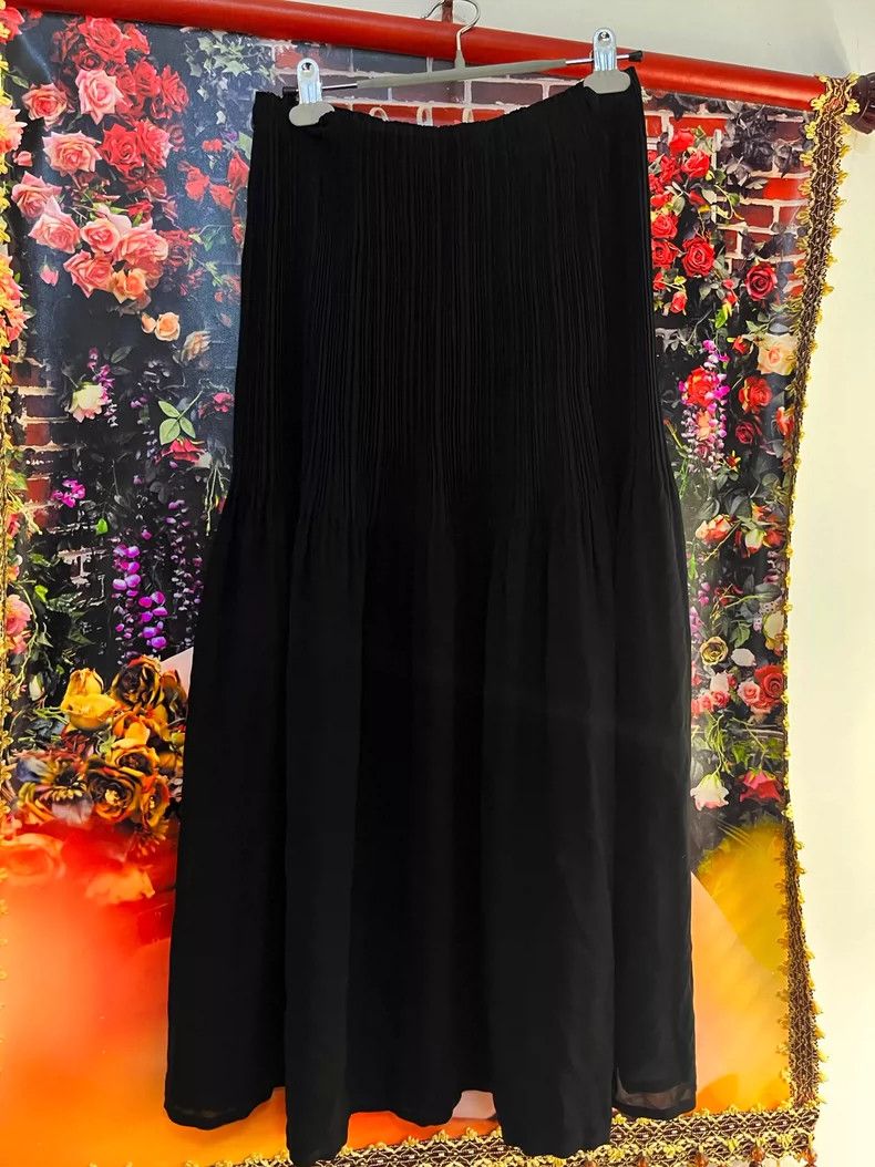 Other Issey Miyake/三宅一生 size:3 Black pleated skirt Size 30" / US 8 / IT 44 - 1 Thumbnail