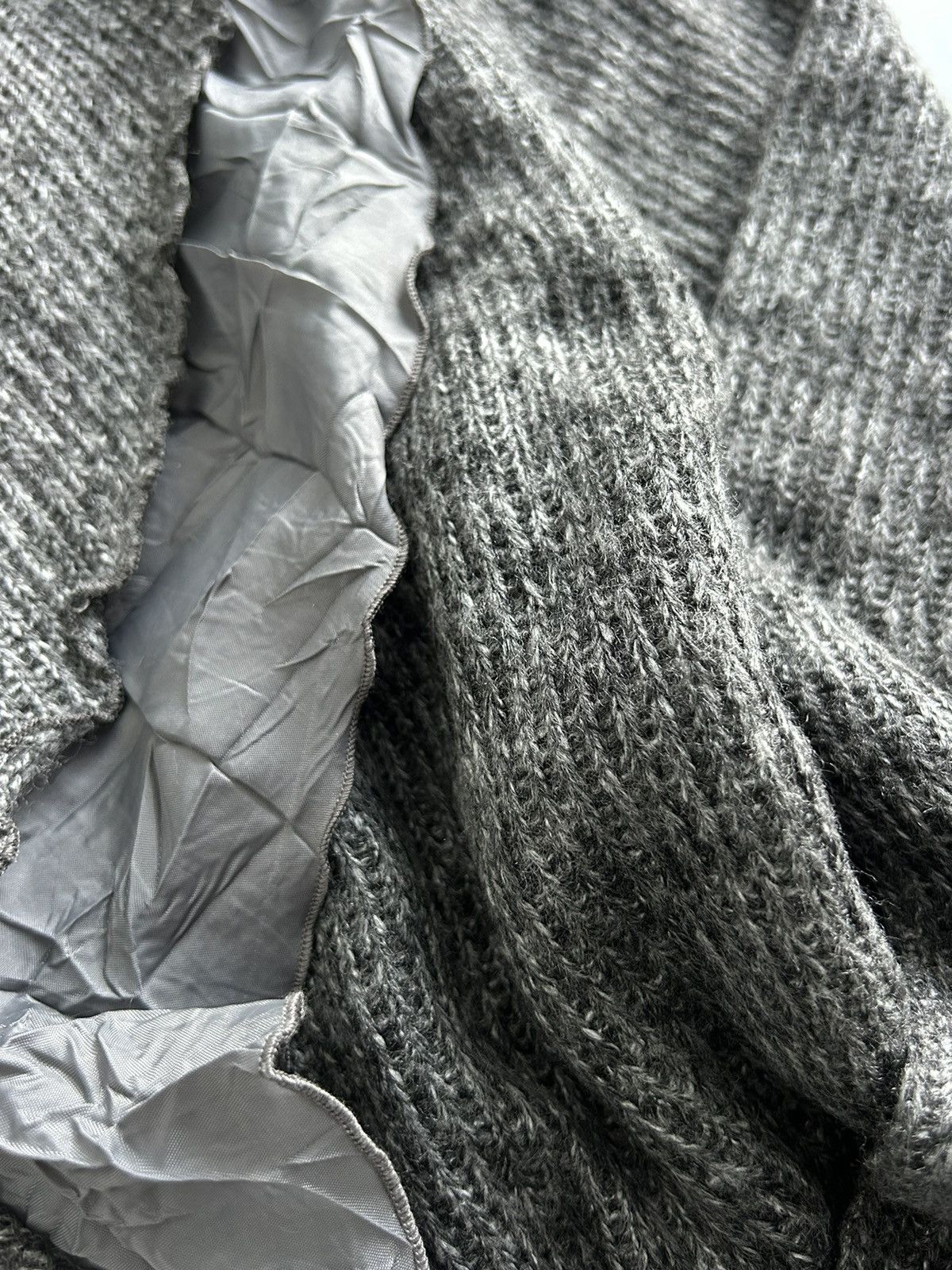 Vintage Vintage Gray Ruffle Beautiful Cardigan Cozy Retro Sweater Size XL / US 12-14 / IT 48-50 - 9 Thumbnail