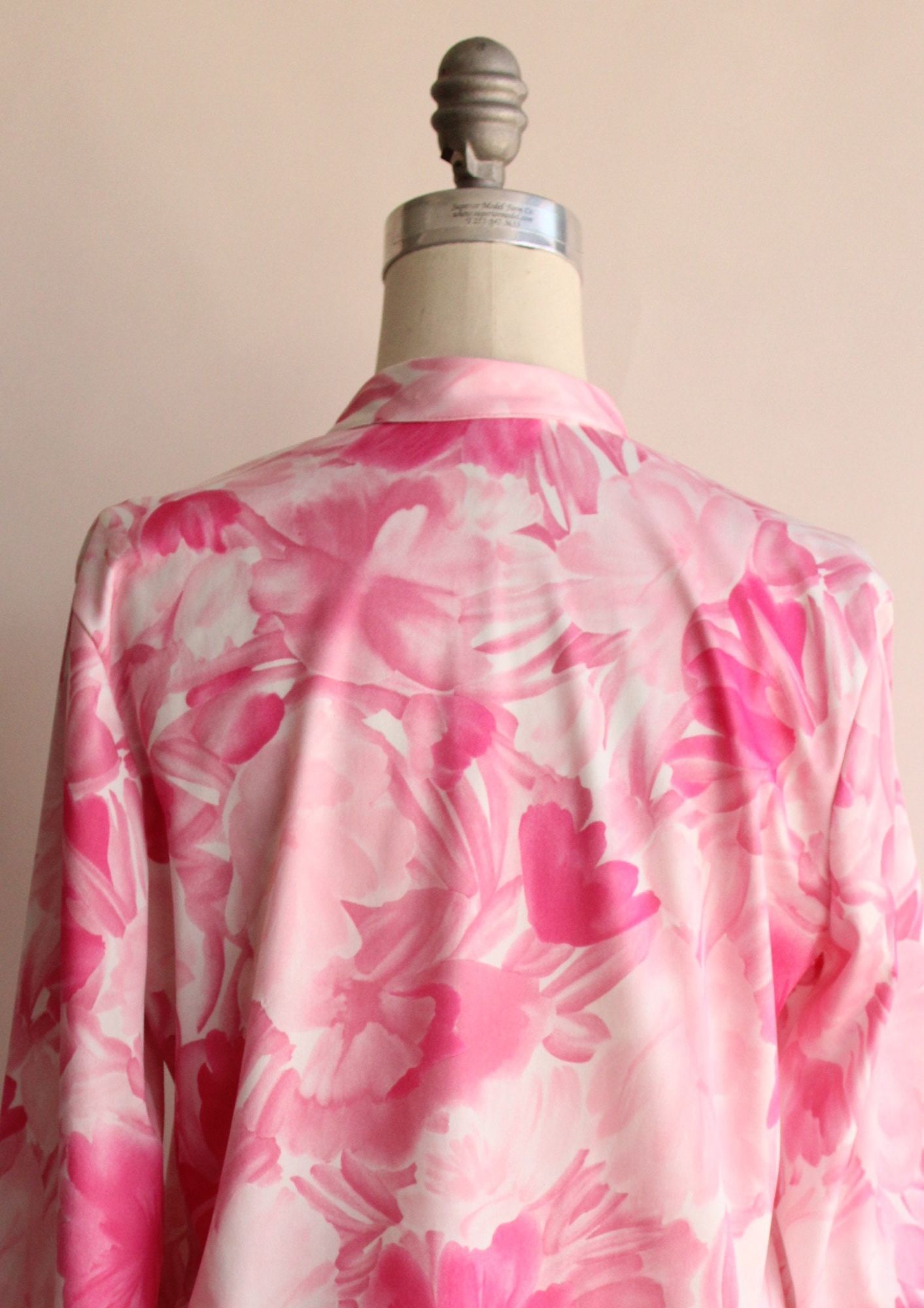 Vintage Vintage 1960s Blouse, Ro-Vel Pink And White Floral Print Nyl Size L / US 10 / IT 46 - 10 Thumbnail