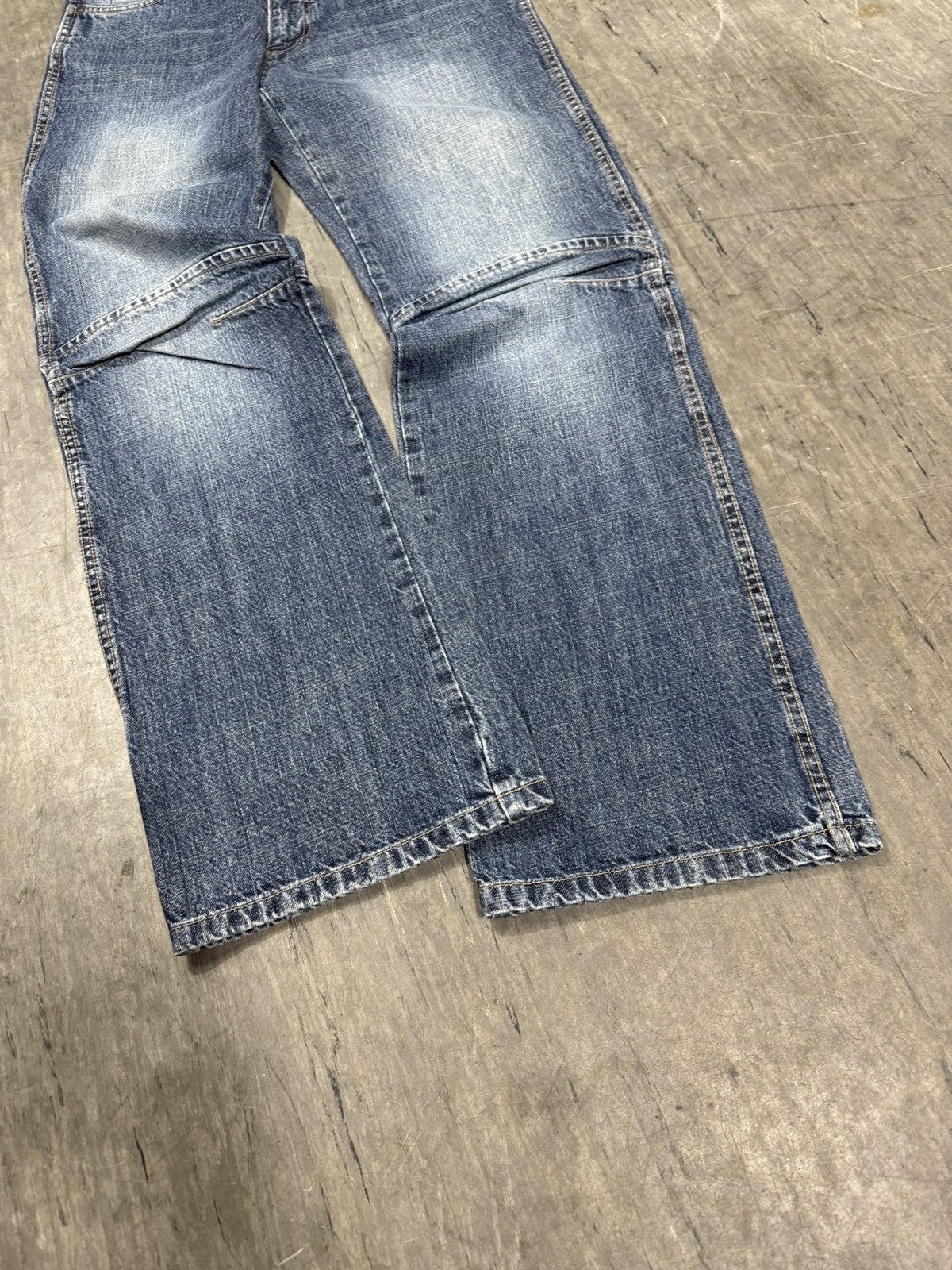 Vintage ᶠᵃⁿᶜʸᵍᵘʸ Vintage Baggy Washed Denim Jeans Wide leg Y2K Size US 32 / EU 48 - 2 Thumbnail