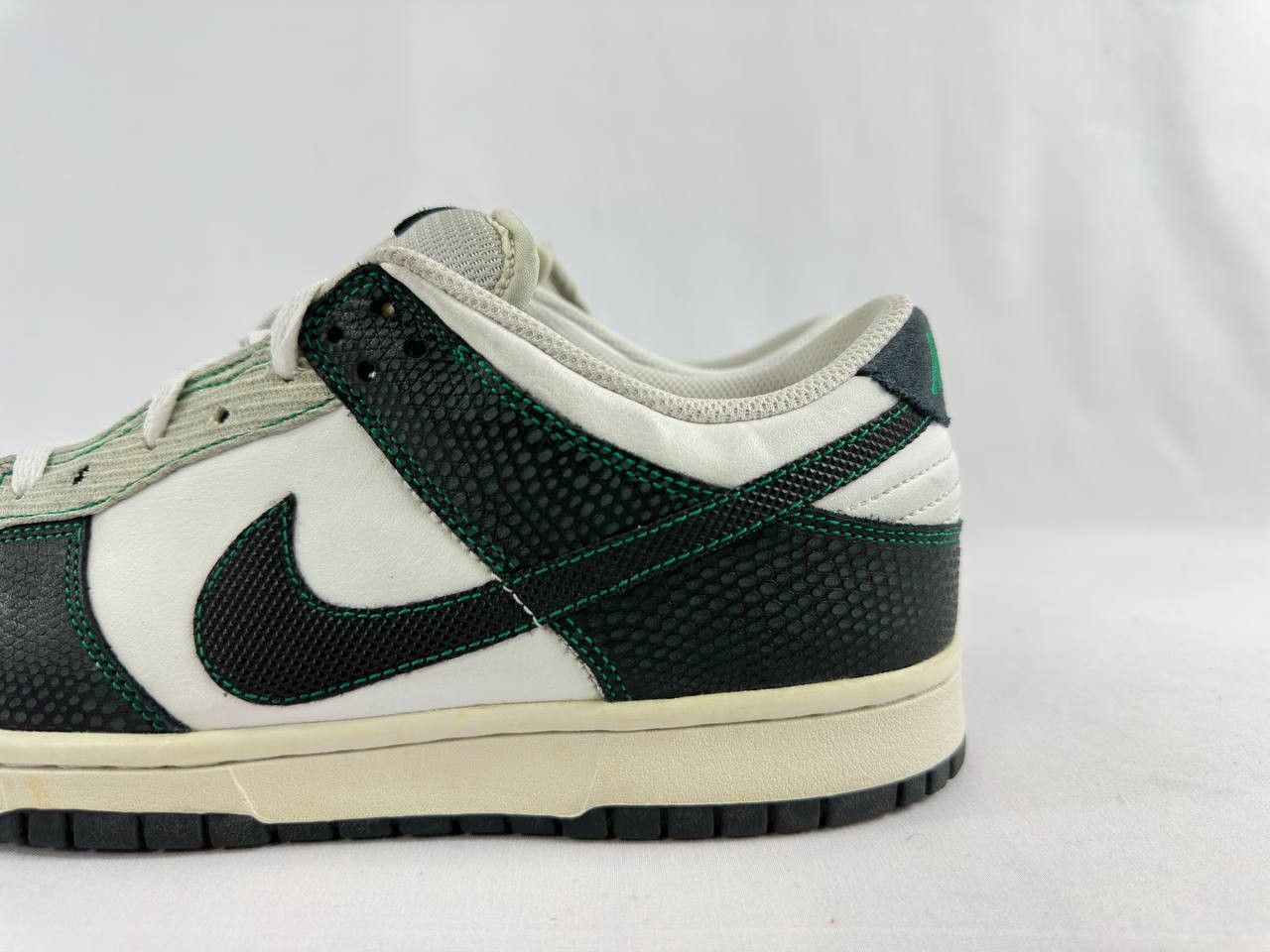 Nike Nike Dunk Low 6.0 'Black Snakeskin Green' 2010 Size US 9.5 / EU 42-43 - 7 Thumbnail