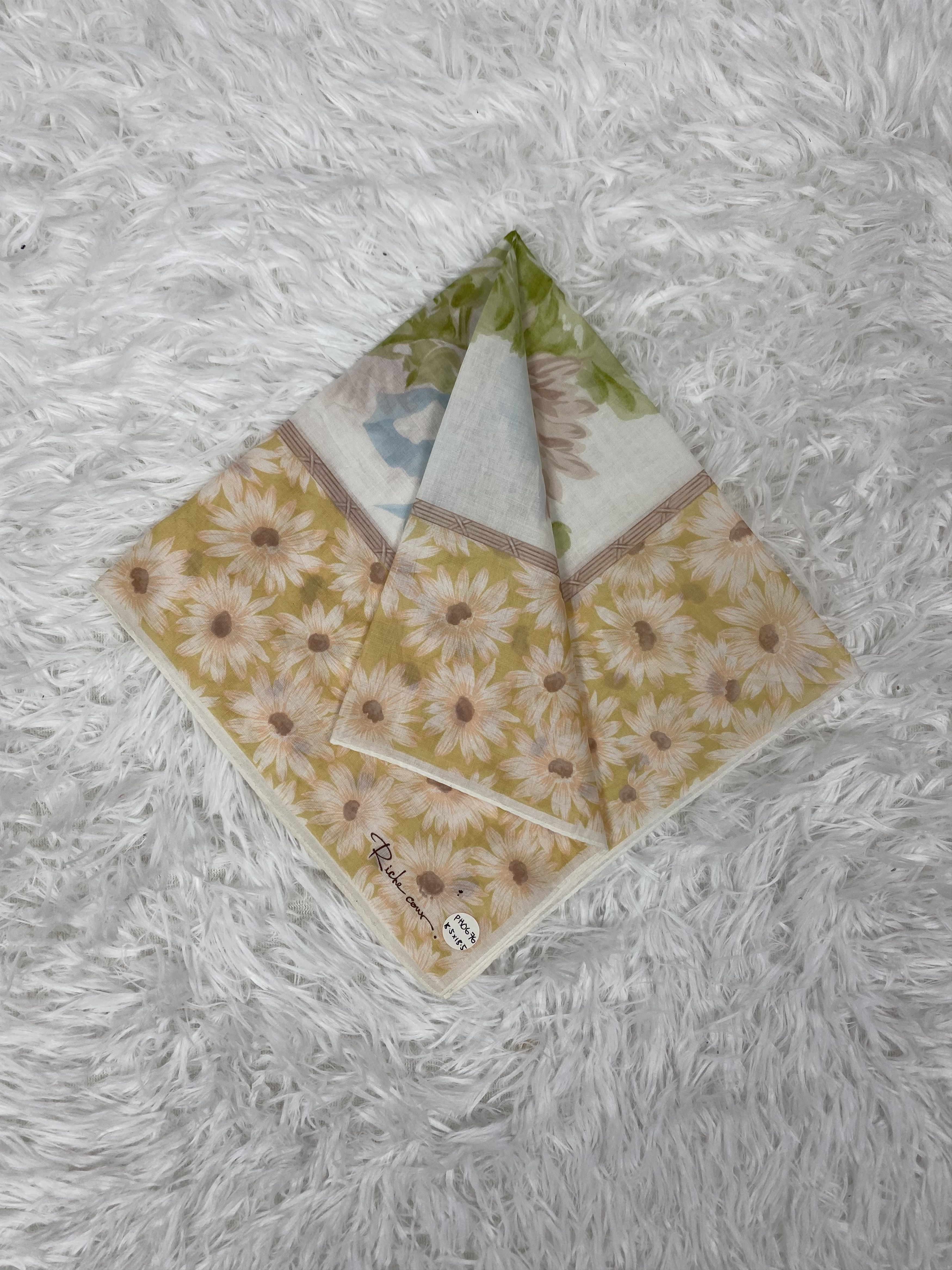 Vintage Vintage Riche Cour Handkerchief Neckerchief PH0676 Size ONE SIZE - 1 Thumbnail