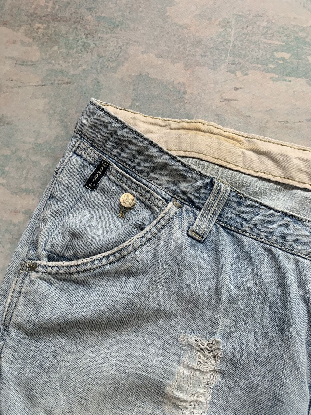 Armani Armani Y2K Distressed Denim Shorts Hype 2000s Destroyed Rare Size US 36 / EU 52 - 12 Thumbnail
