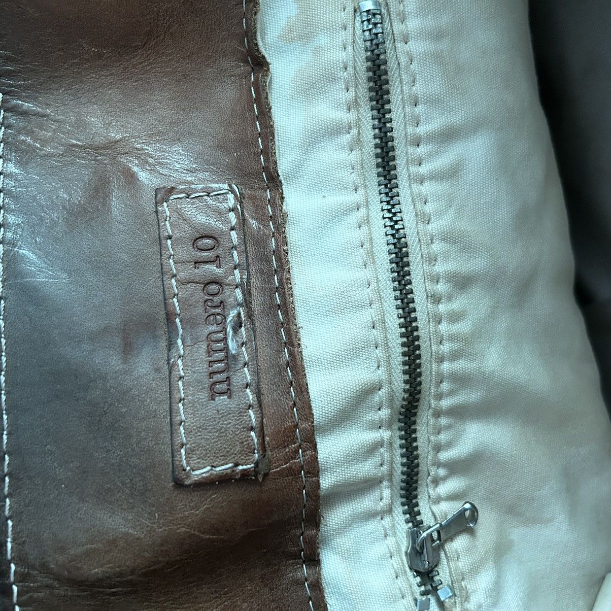 Designer × numero 10 Numero 10 Made in Italy Garment Dyed Paint Leather Hand Bag Size ONE SIZE - 10 Thumbnail