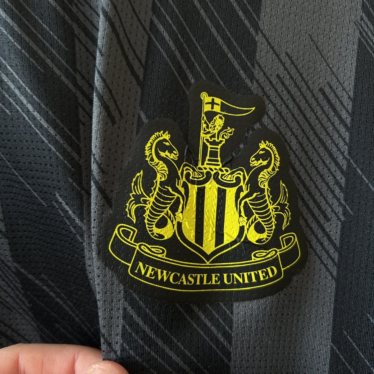 Castore Mens Castore Newcastle Small Logo Home Soccer jersey size XL Size US XL / EU 56 / 4 - 4 Thumbnail