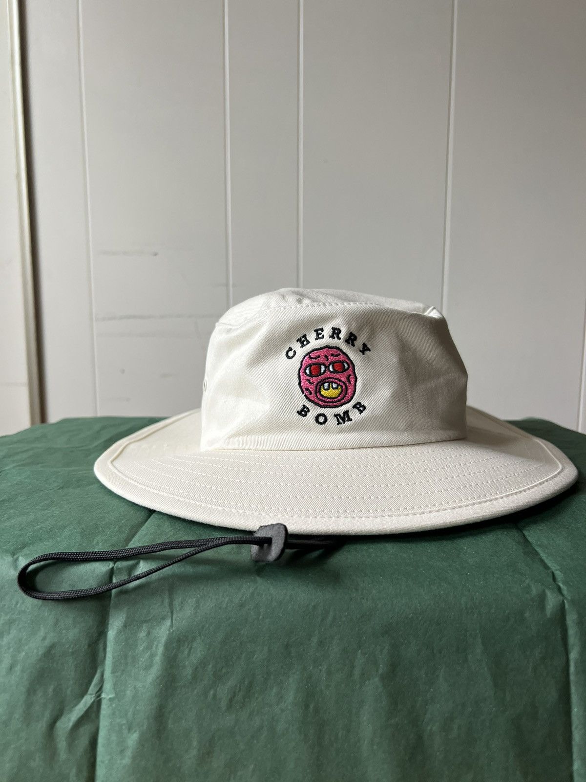 Cherry bomb bucket hat shops