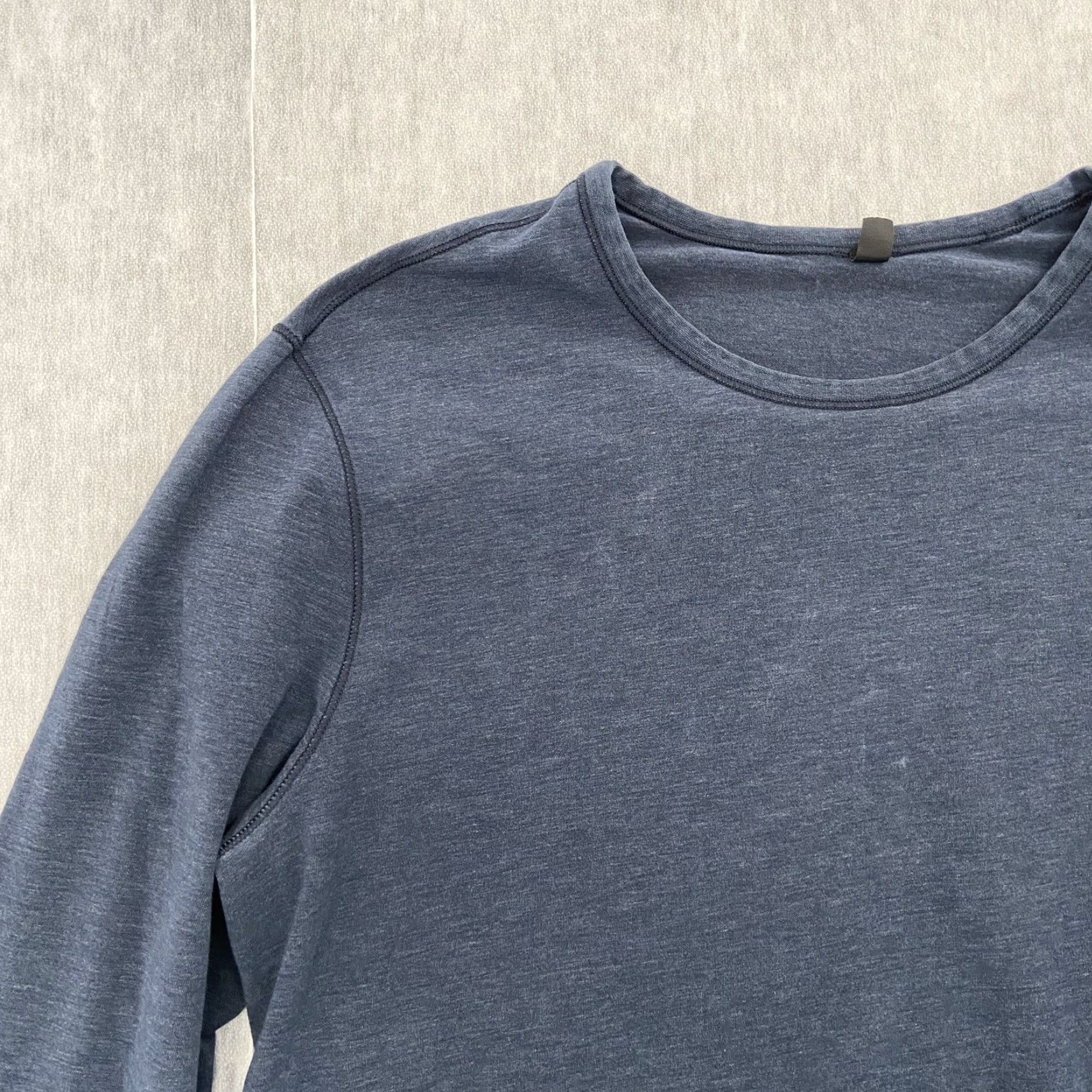 Lululemon VINTAGE Lululemon Mens Long Sleeve Shirt Adult Large Blue Athleisure Gym Casual Logo 90s Size US L / EU 52-54 / 3 - 7 Thumbnail