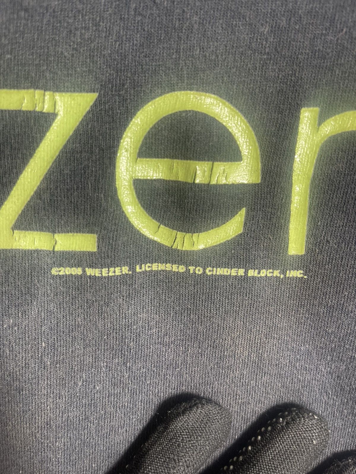 Band Tees Vintage 2005 Weezer glow in the dark shirt Size US S / EU 44-46 / 1 - 7 Thumbnail