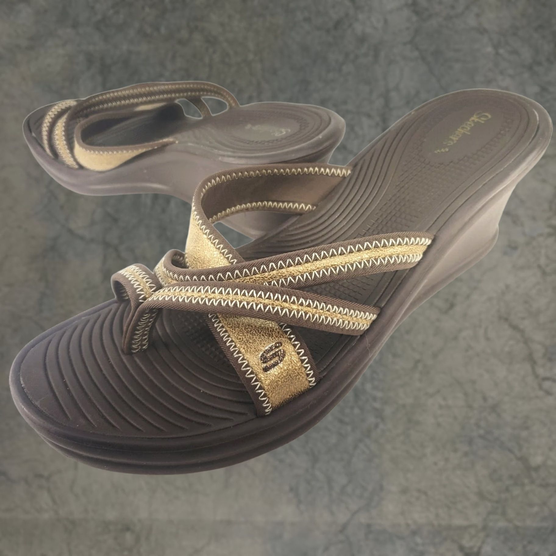 SKECHERS Skechers Sandal Womens SZ 9 Gold & Brown Thong Comfort Slip On Slide Strappy EUC Size US 9 / IT 39 - 1 Thumbnail