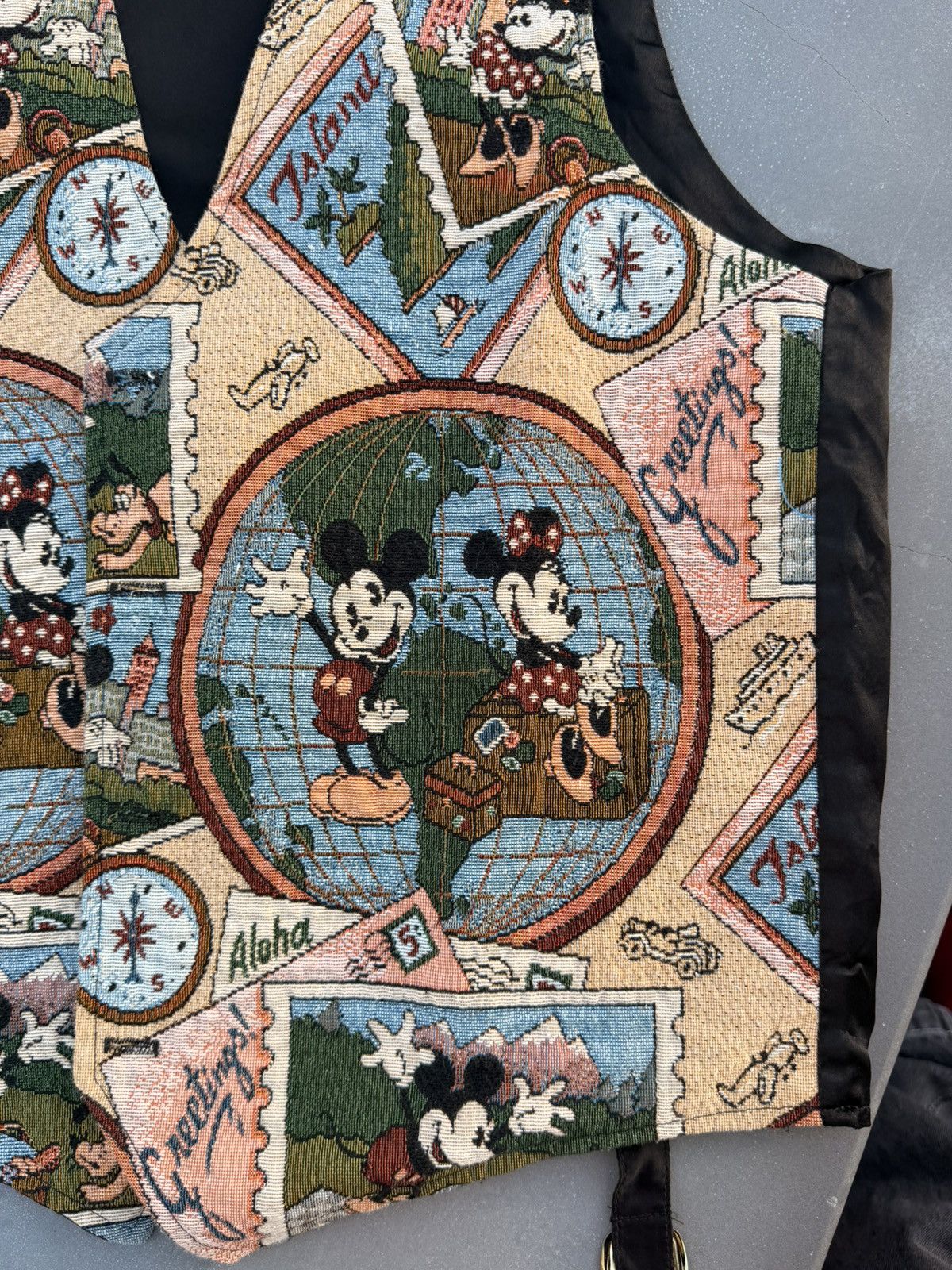 Mickey Mouse Vintage MickeyInc Tapestry Vest USA DisneyParks Exclusive Size US M / EU 48-50 / 2 - 3 Thumbnail