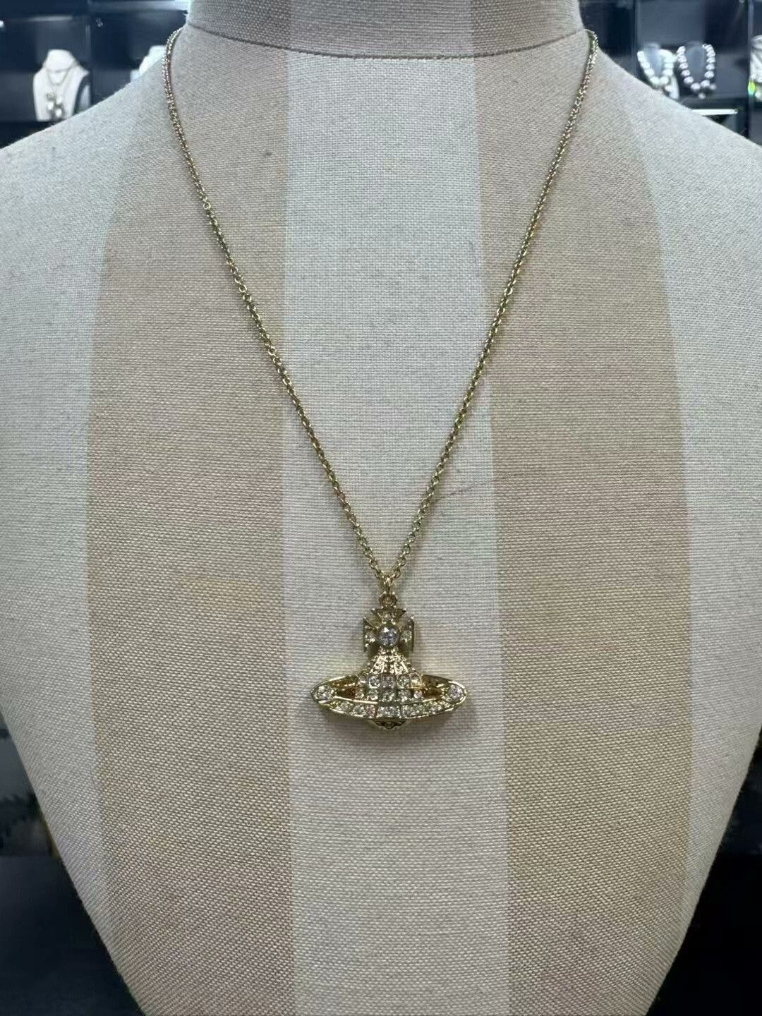 Vivienne Westwood Vivienne Westwood Gold Saturn Necklace Size ONE SIZE - 1 Thumbnail
