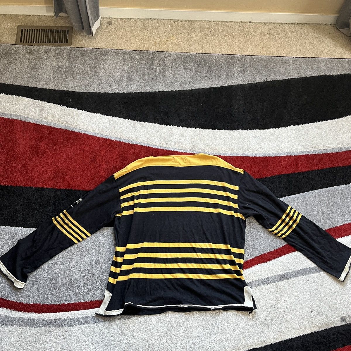 Undercover Undercover Bumble Bee Runway Long-sleeve Size US L / EU 52-54 / 3 - 5 Thumbnail