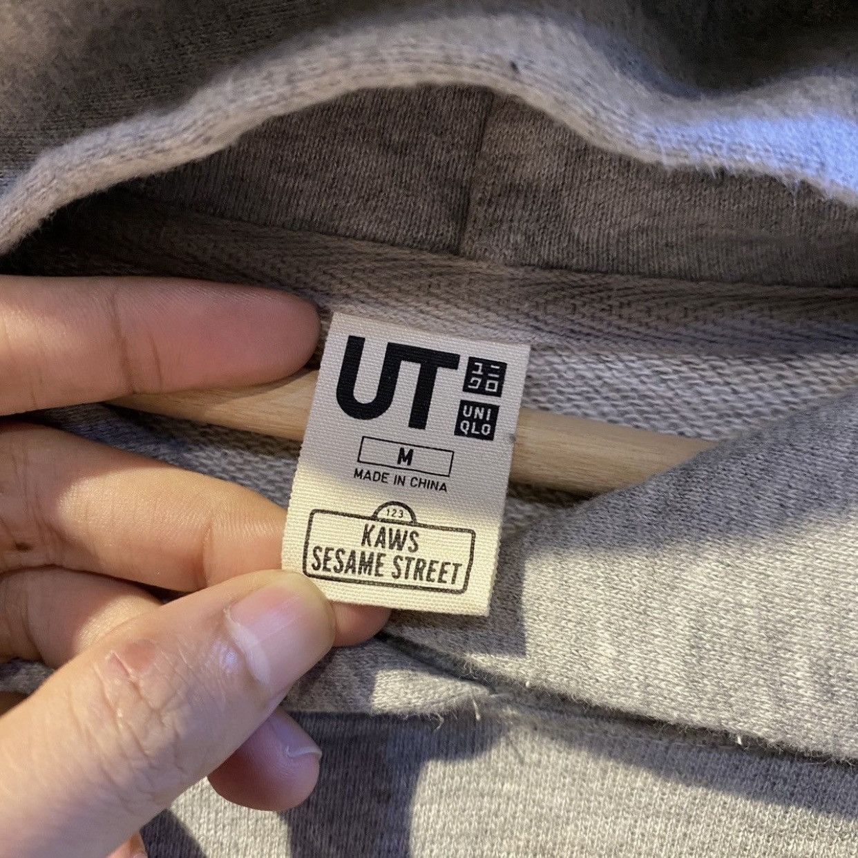Kaws × Uniqlo × Vintage KAWS X SESAME STREET X UNIQLO HOODIES Size US S / EU 44-46 / 1 - 7 Thumbnail
