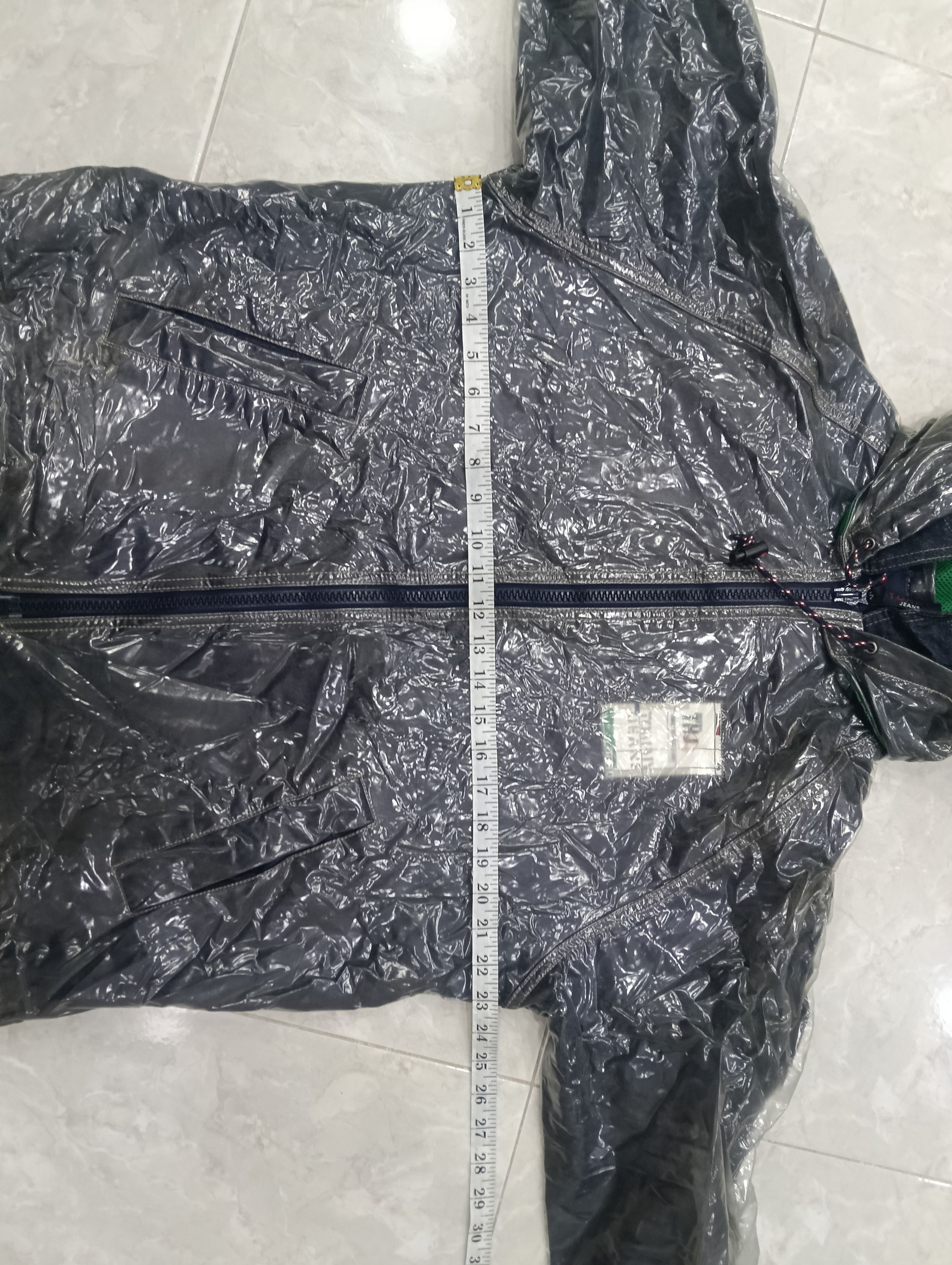 Tommy Hilfiger Vintage Tommy Hilfiger Denim In Plastic Size US L / EU 52-54 / 3 - 16 Thumbnail