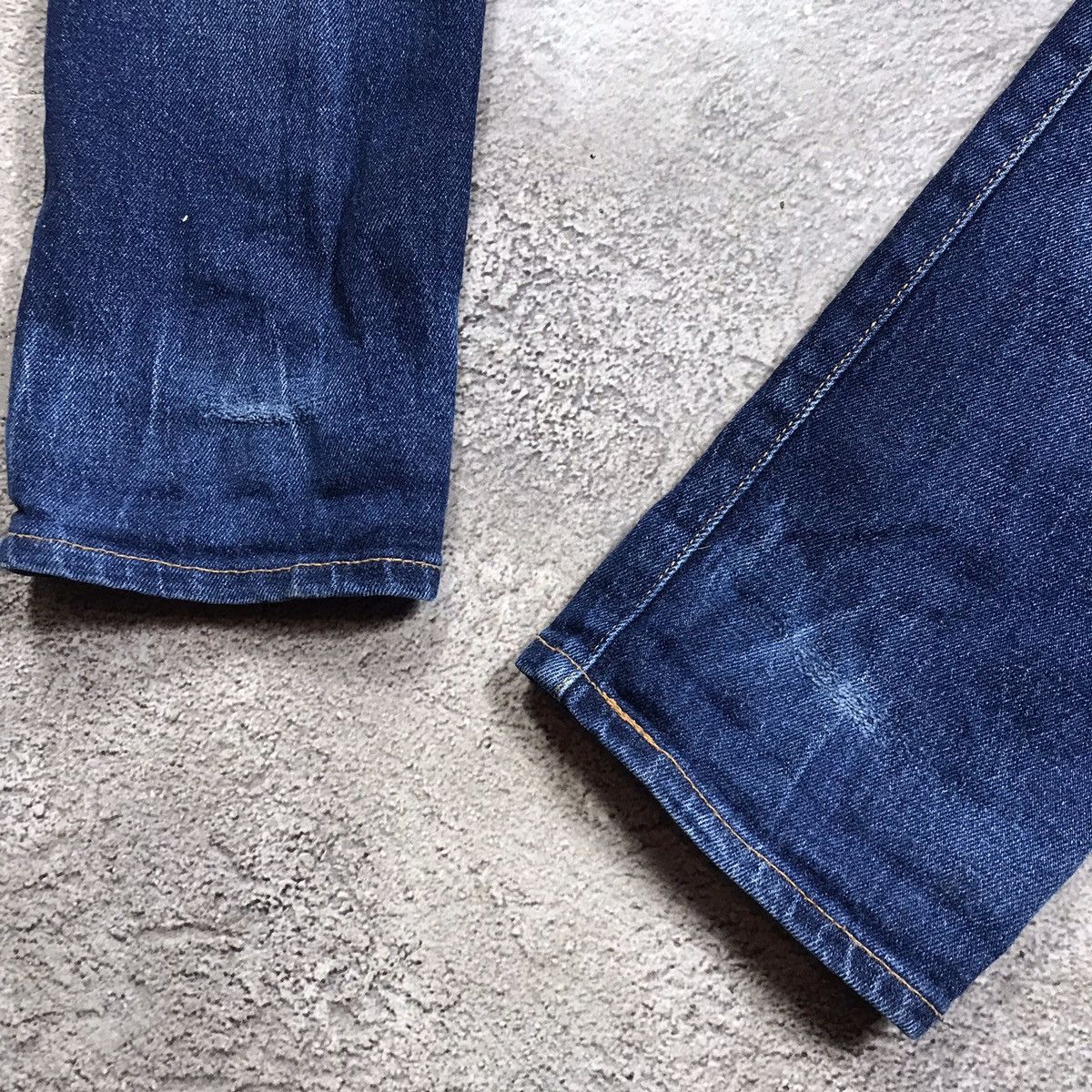Vintage Vintage 90s Levi's Faded Baggy Jeans Grunge Skate Logo 31 Size US 31 - 7 Thumbnail