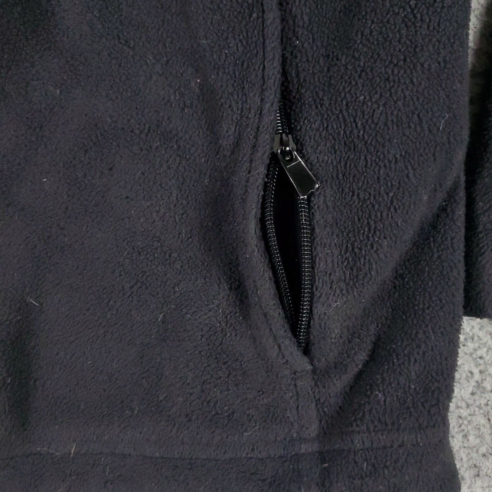 Vintage Columbia Jacket Womens Medium Black Fleece Full Zip Up Sweatshirt Sweatshirt (Jacket) Size M / US 6-8 / IT 42-44 - 5 Thumbnail