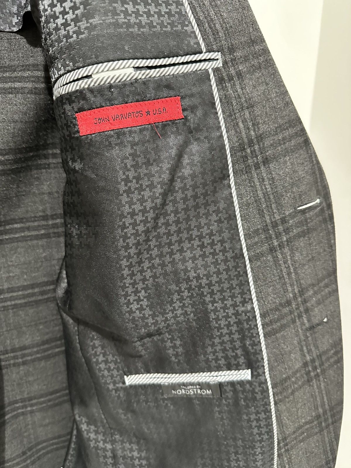 John Varvatos John Varvatos Gray Plaid Sport Coat Blazer Men’s 40R Size 40R - 3 Thumbnail
