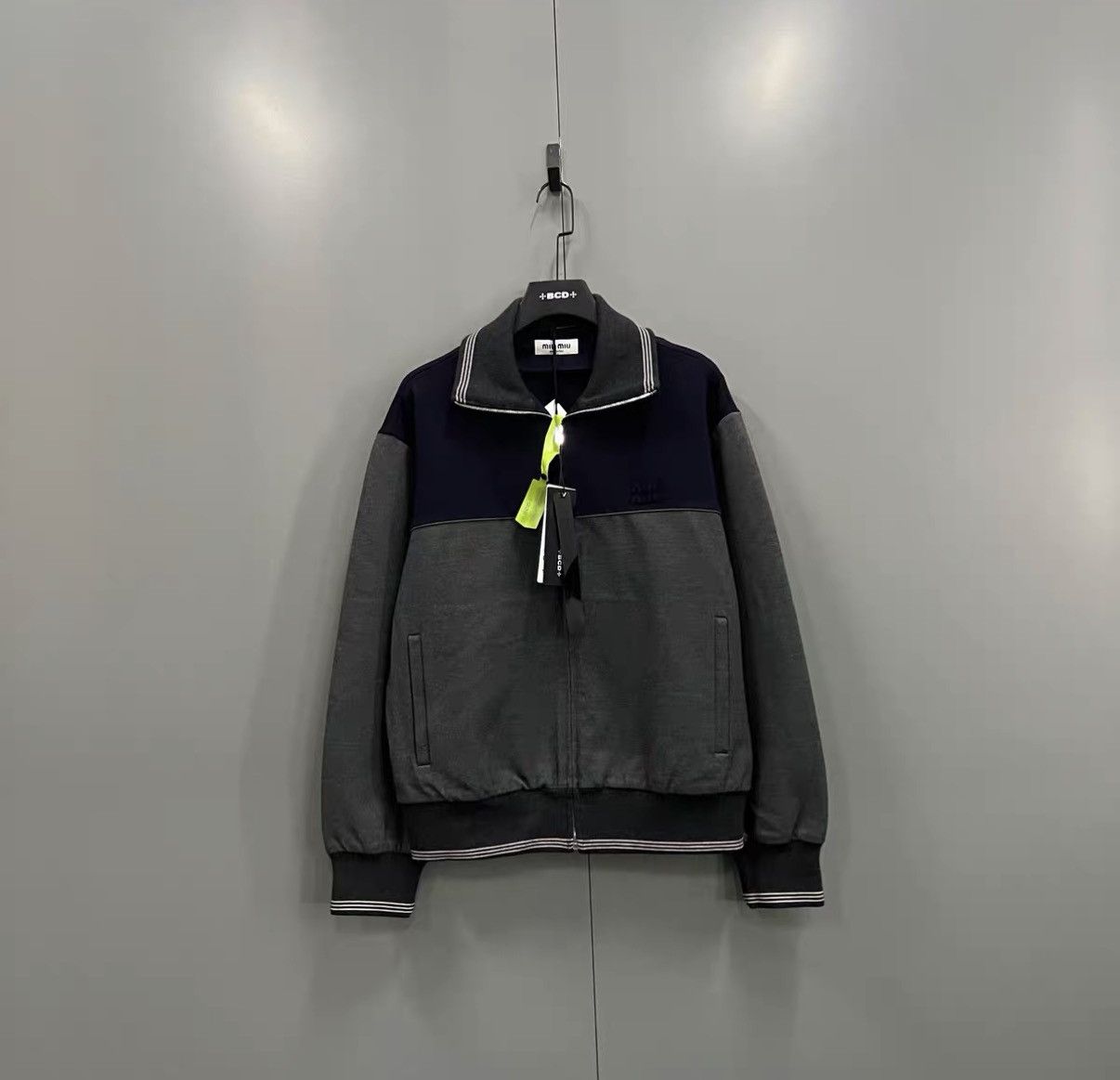 Miu Miu Miu Miu Color-block Logo Zip Jacket J41 Size US XS / EU 42 / 0 - 1 Thumbnail