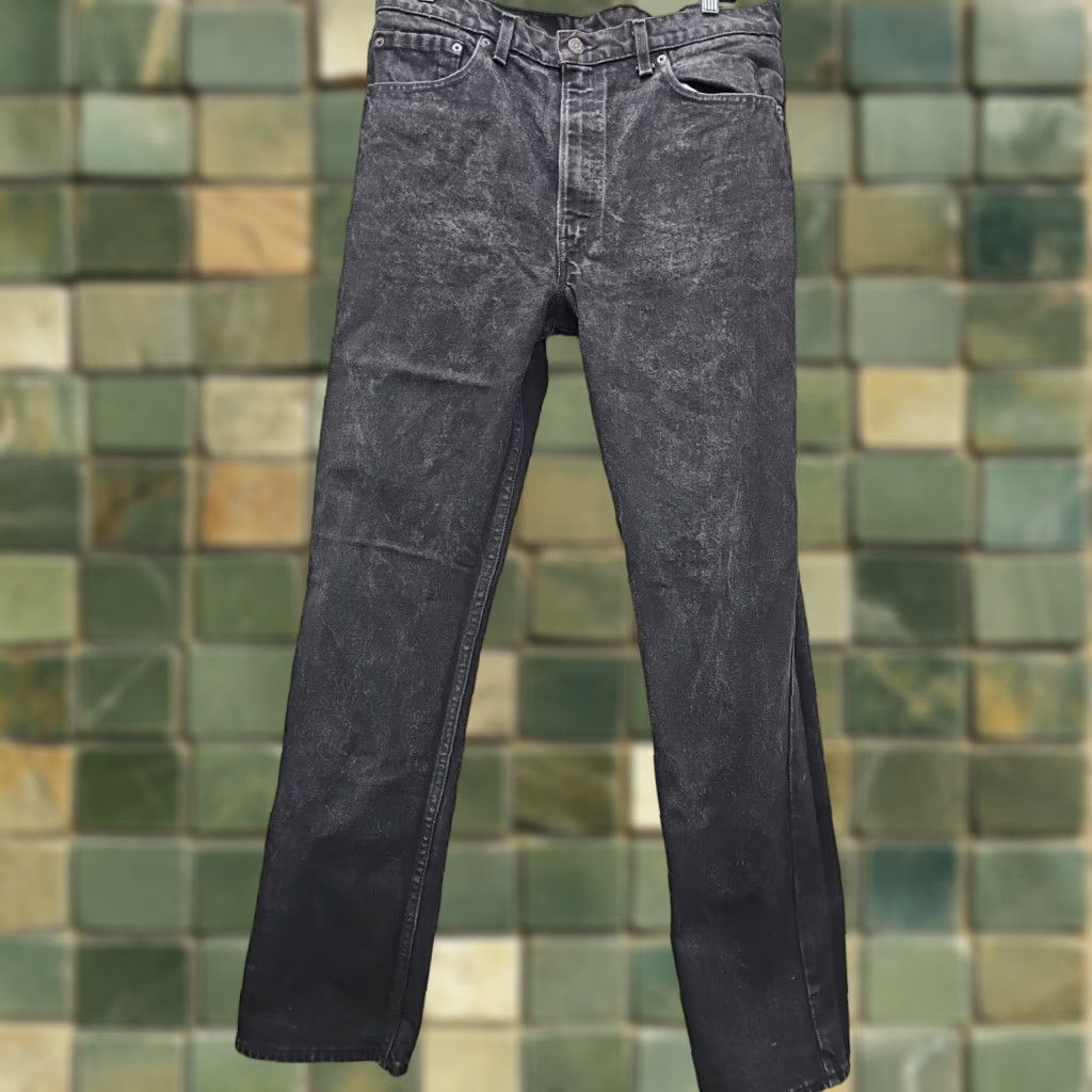 Levi's VINTAGE Levi's 505 Jeans Men's 36x32 Straight Black Denim USA Jeans (5-Pocket) Regular Fit 80s 90s Grunge USA Brown Leather Patch Size US 36 / EU 52 - 1 Thumbnail