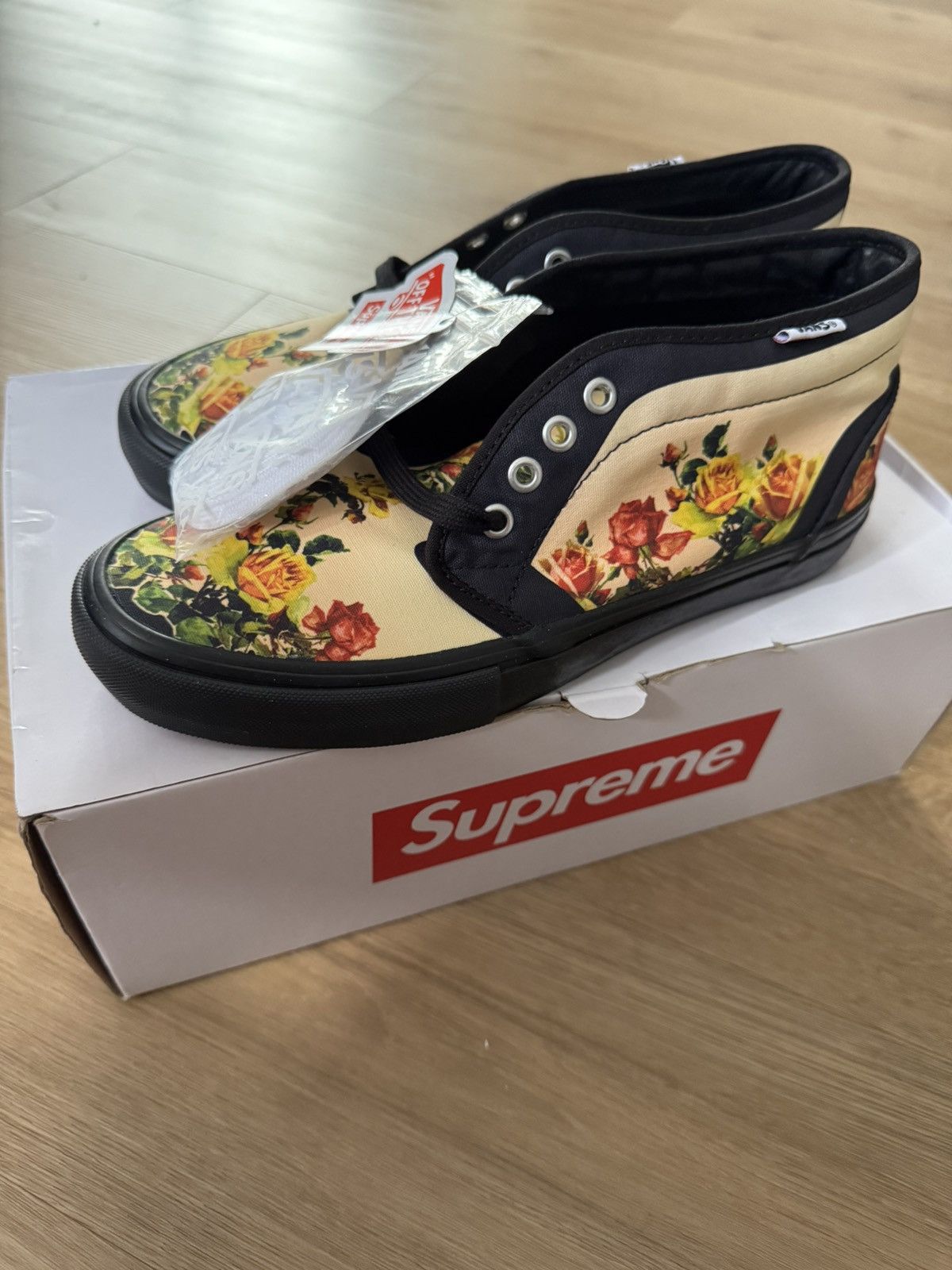 Supreme/ゴルチエ Floral Print Chukka Pro Supreme Vans Chukka Boots Vans Supreme Jean Paul Gaultier Floral