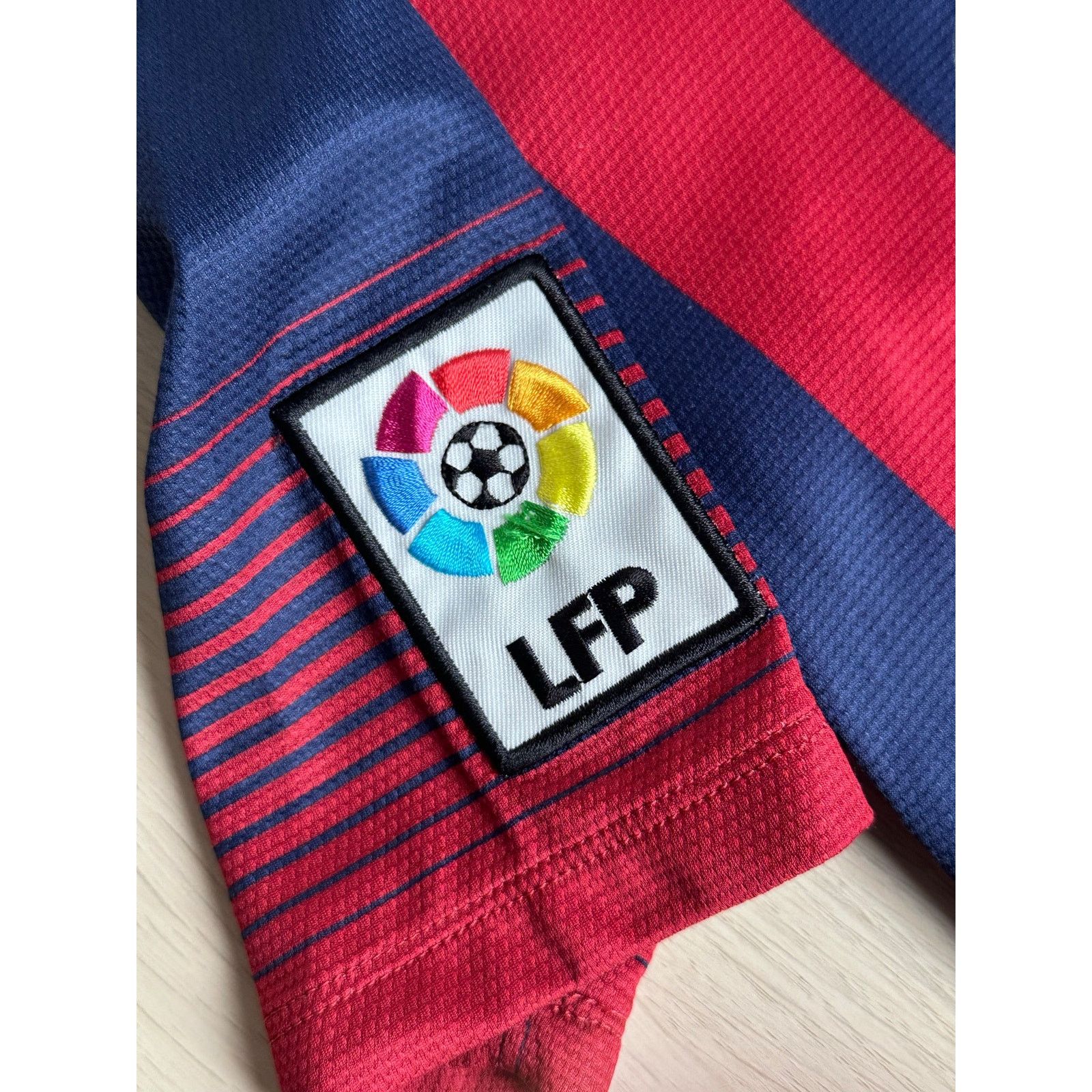 Nike Vintage Nike FC Barcelona Home Kit Men's Small - Authentic Size US S / EU 44-46 / 1 - 6 Thumbnail