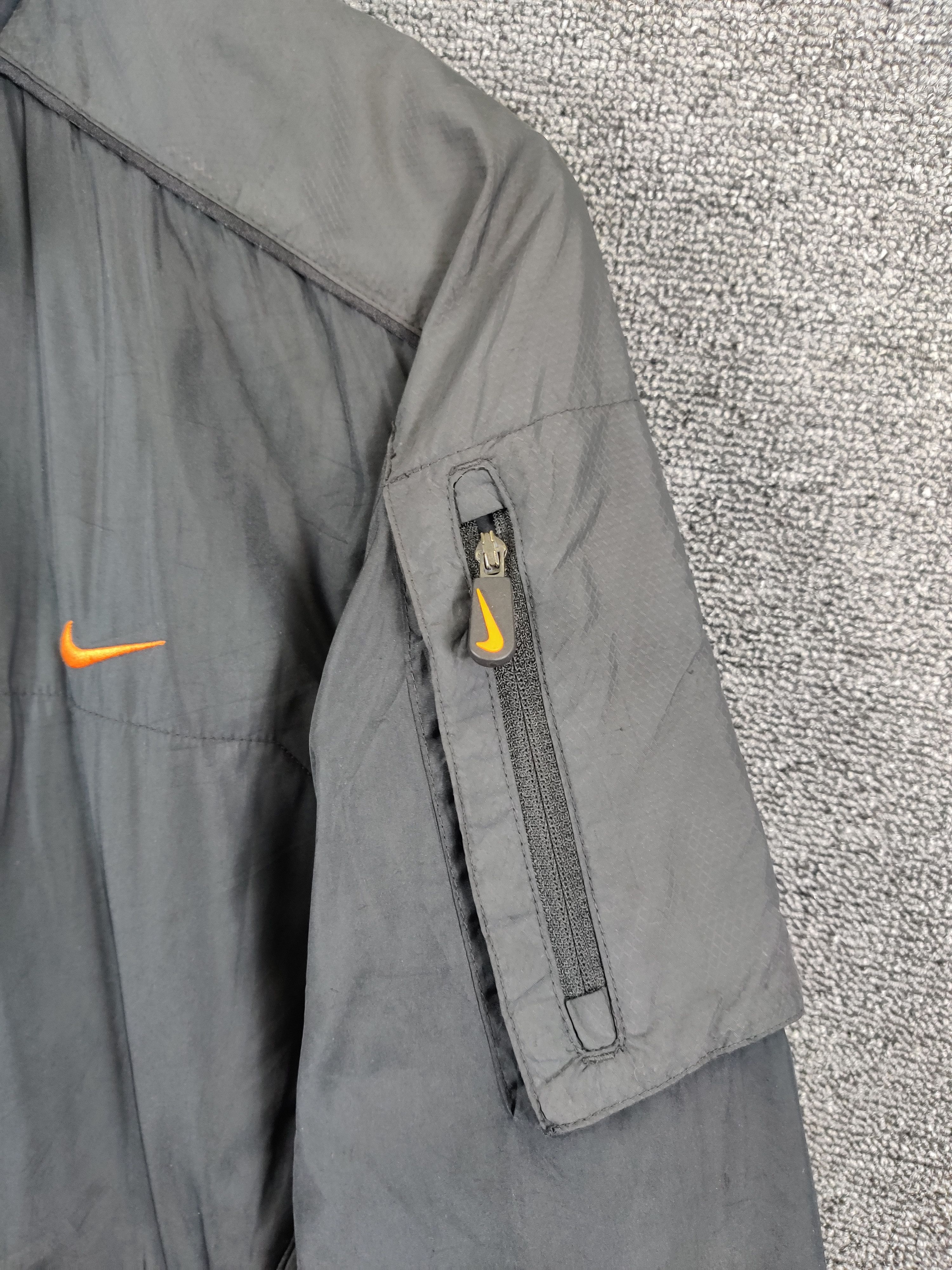 Nike Vintage Nike Windbreaker Light Jacket Size US L / EU 52-54 / 3 - 7 Thumbnail